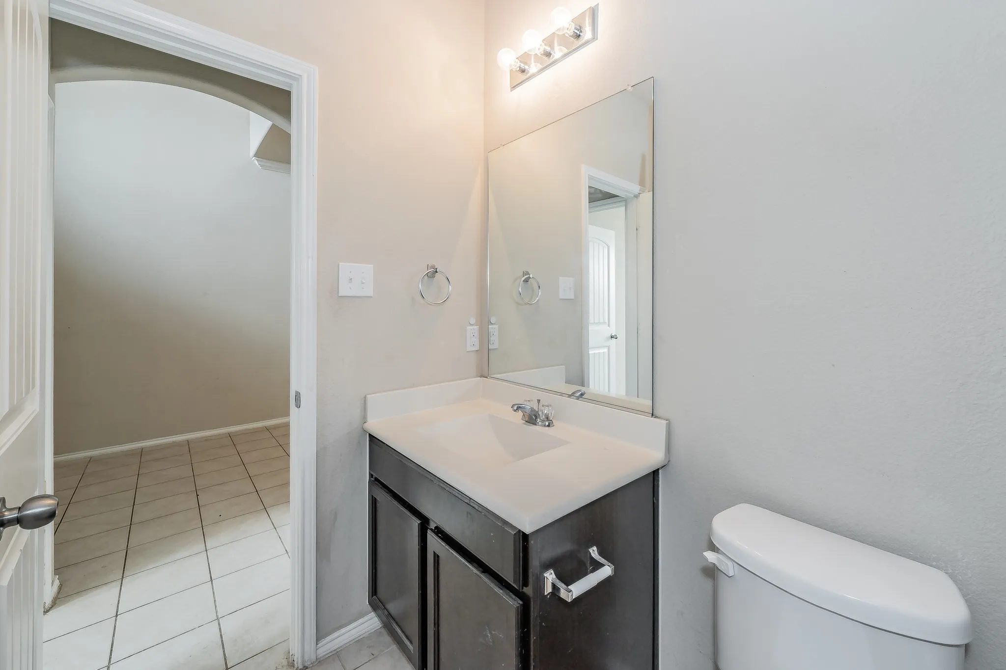 Single Family Residence For Sale in Denton County , 14620 Mainstay Way, Fort Worth, Texas 76052, 4 Bedroom, 4 Bathroom, 2 Garage spaces, 2,947 Sqft, built in 2016, mls#21353469, Real Estate Agent in Fort Worth, Homes For Sale in Denton county, Homes For Sale in Fort Worth, Realtor in Fort Worth Texas, Real Estate Brokerage Independent Realty Texas, Luminita Cordes Realtor