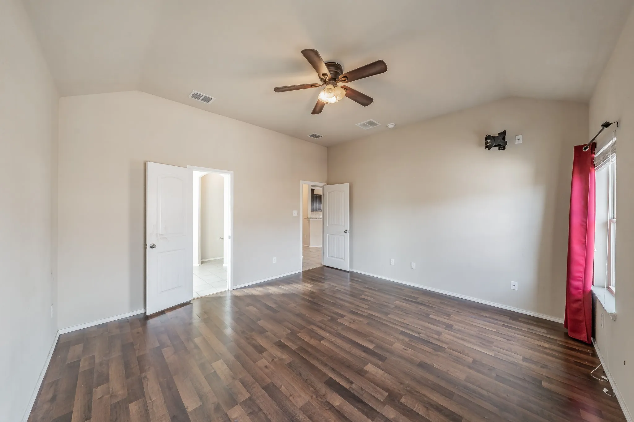 Single Family Residence For Sale in Denton County , 14620 Mainstay Way, Fort Worth, Texas 76052, 4 Bedroom, 4 Bathroom, 2 Garage spaces, 2,947 Sqft, built in 2016, mls#21353469, Real Estate Agent in Fort Worth, Homes For Sale in Denton county, Homes For Sale in Fort Worth, Realtor in Fort Worth Texas, Real Estate Brokerage Independent Realty Texas, Luminita Cordes Realtor