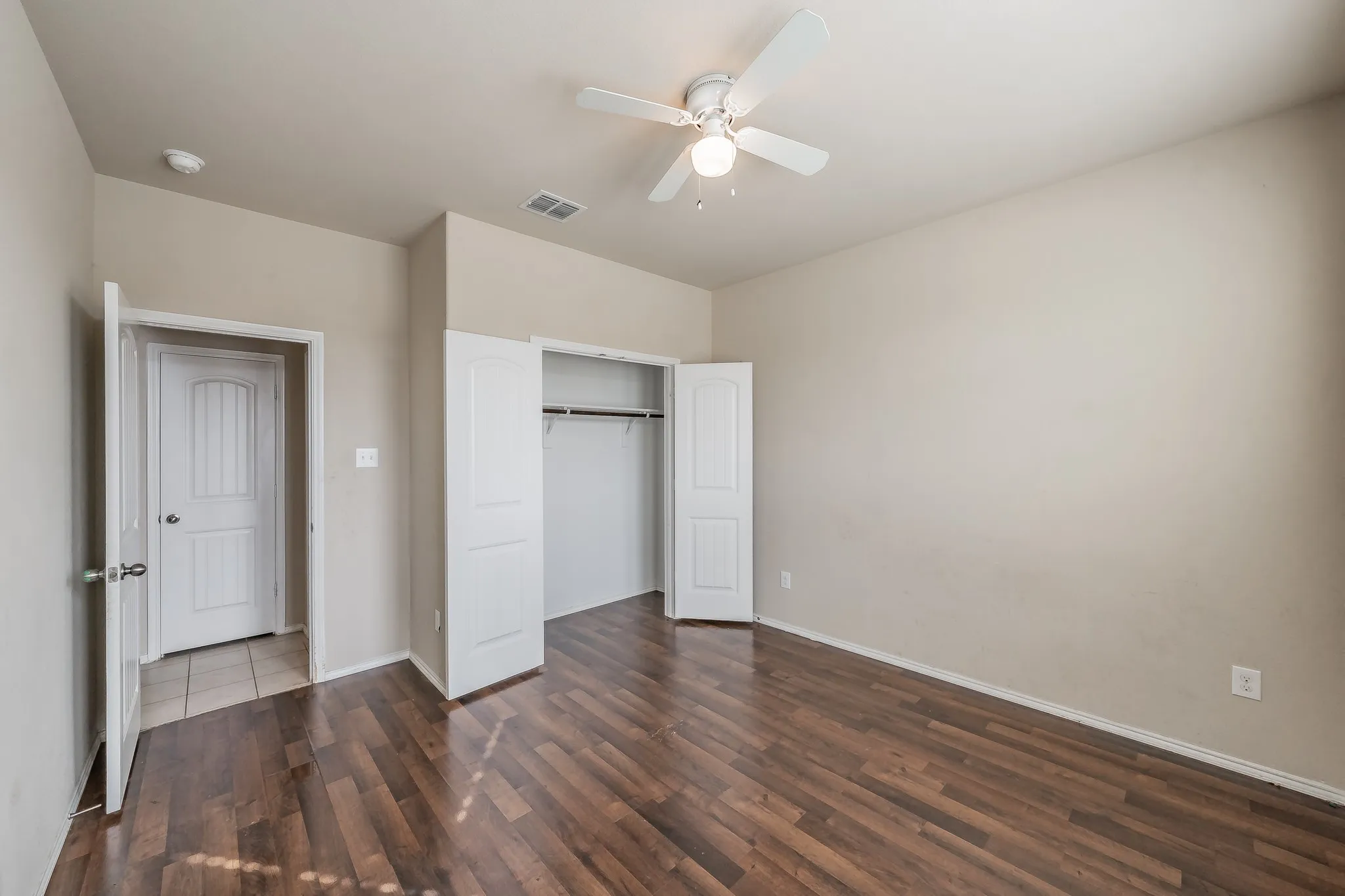 Single Family Residence For Sale in Denton County , 14620 Mainstay Way, Fort Worth, Texas 76052, 4 Bedroom, 4 Bathroom, 2 Garage spaces, 2,947 Sqft, built in 2016, mls#21353469, Real Estate Agent in Fort Worth, Homes For Sale in Denton county, Homes For Sale in Fort Worth, Realtor in Fort Worth Texas, Real Estate Brokerage Independent Realty Texas, Luminita Cordes Realtor
