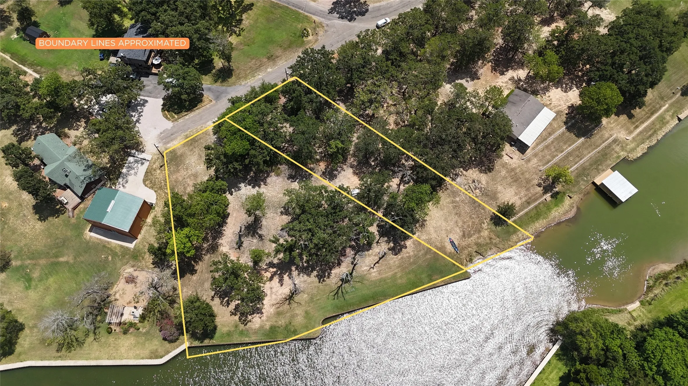 Property overview illustrates the combined configuration of Lots 8 and 13 and their substantial Richland Chambers Lake waterfront.
