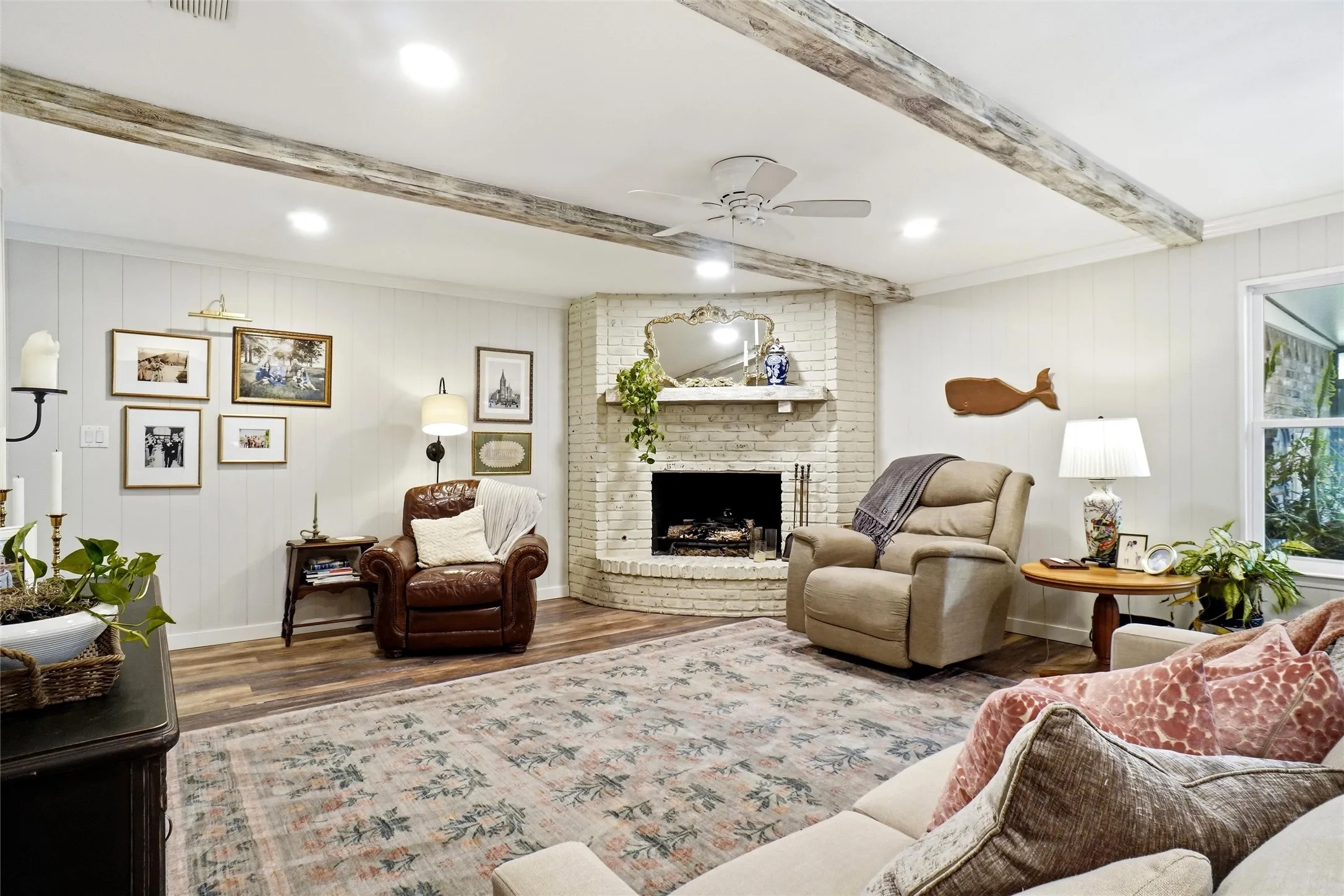 Single Family Residence For Sale in Wise County , 130 Nottingham Circle, Bridgeport, Texas 76426, 3 Bedroom, 2 Bathroom, 2 Garage spaces, 2,188 Sqft, built in 1975, mls#21349772, Real Estate Agent in Bridgeport, Homes For Sale in Wise county, Homes For Sale in Bridgeport, Realtor in Bridgeport Texas, Real Estate Brokerage Independent Realty Texas, Luminita Cordes Realtor