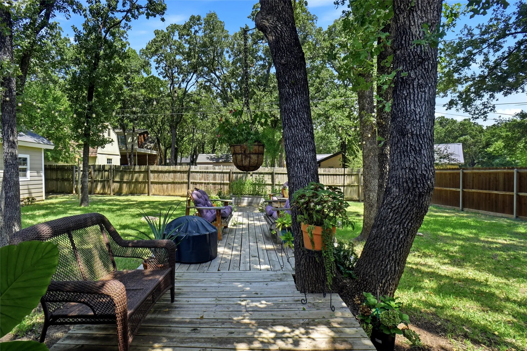 Single Family Residence For Sale in Wise County , 130 Nottingham Circle, Bridgeport, Texas 76426, 3 Bedroom, 2 Bathroom, 2 Garage spaces, 2,188 Sqft, built in 1975, mls#21349772, Real Estate Agent in Bridgeport, Homes For Sale in Wise county, Homes For Sale in Bridgeport, Realtor in Bridgeport Texas, Real Estate Brokerage Independent Realty Texas, Luminita Cordes Realtor