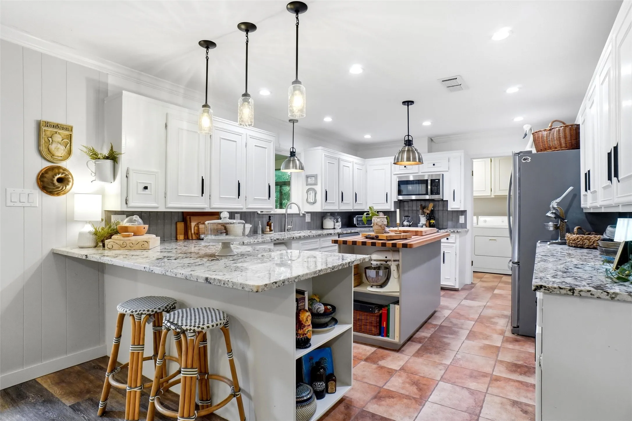 Single Family Residence For Sale in Wise County , 130 Nottingham Circle, Bridgeport, Texas 76426, 3 Bedroom, 2 Bathroom, 2 Garage spaces, 2,188 Sqft, built in 1975, mls#21349772, Real Estate Agent in Bridgeport, Homes For Sale in Wise county, Homes For Sale in Bridgeport, Realtor in Bridgeport Texas, Real Estate Brokerage Independent Realty Texas, Luminita Cordes Realtor