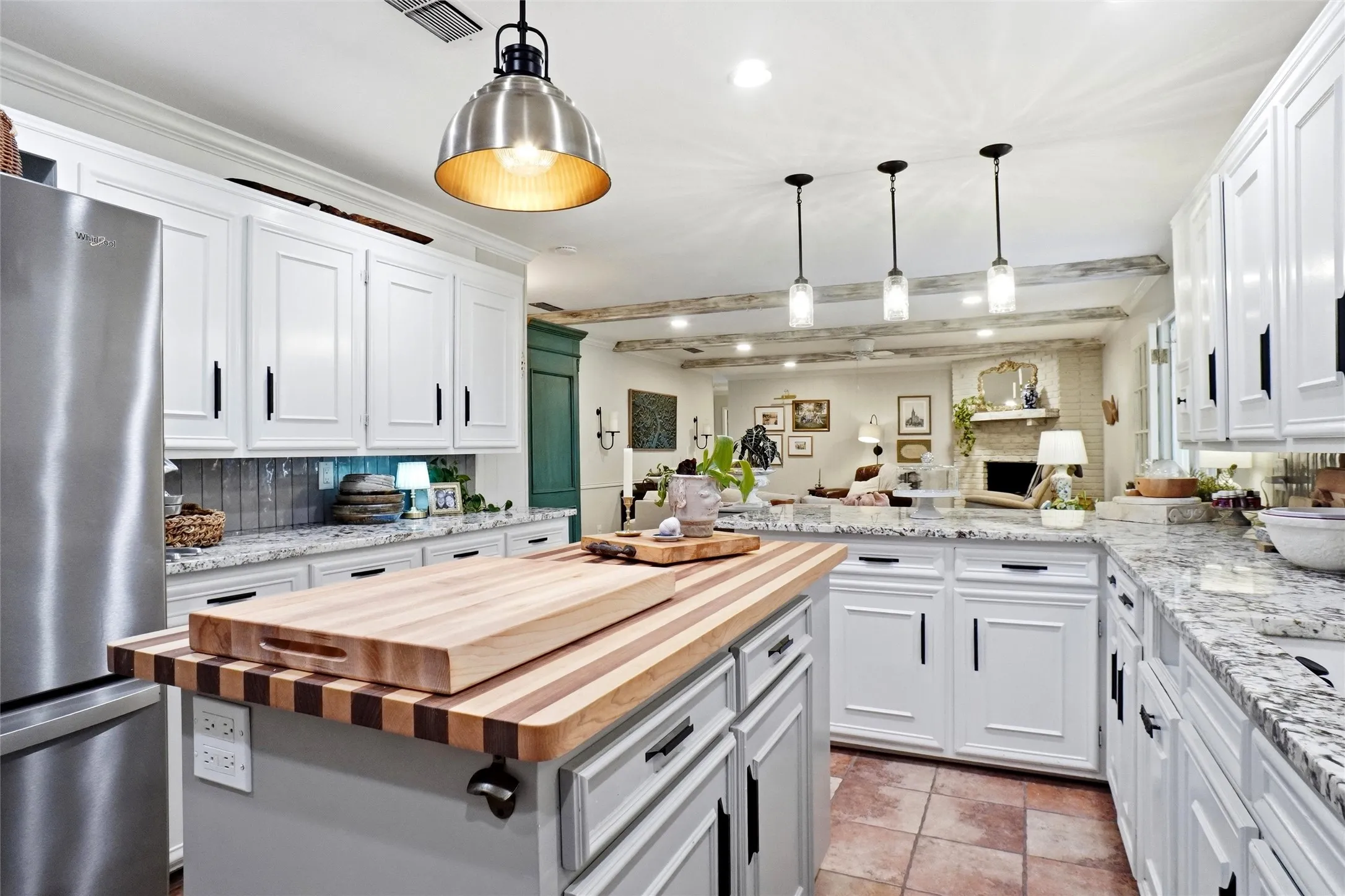 Single Family Residence For Sale in Wise County , 130 Nottingham Circle, Bridgeport, Texas 76426, 3 Bedroom, 2 Bathroom, 2 Garage spaces, 2,188 Sqft, built in 1975, mls#21349772, Real Estate Agent in Bridgeport, Homes For Sale in Wise county, Homes For Sale in Bridgeport, Realtor in Bridgeport Texas, Real Estate Brokerage Independent Realty Texas, Luminita Cordes Realtor