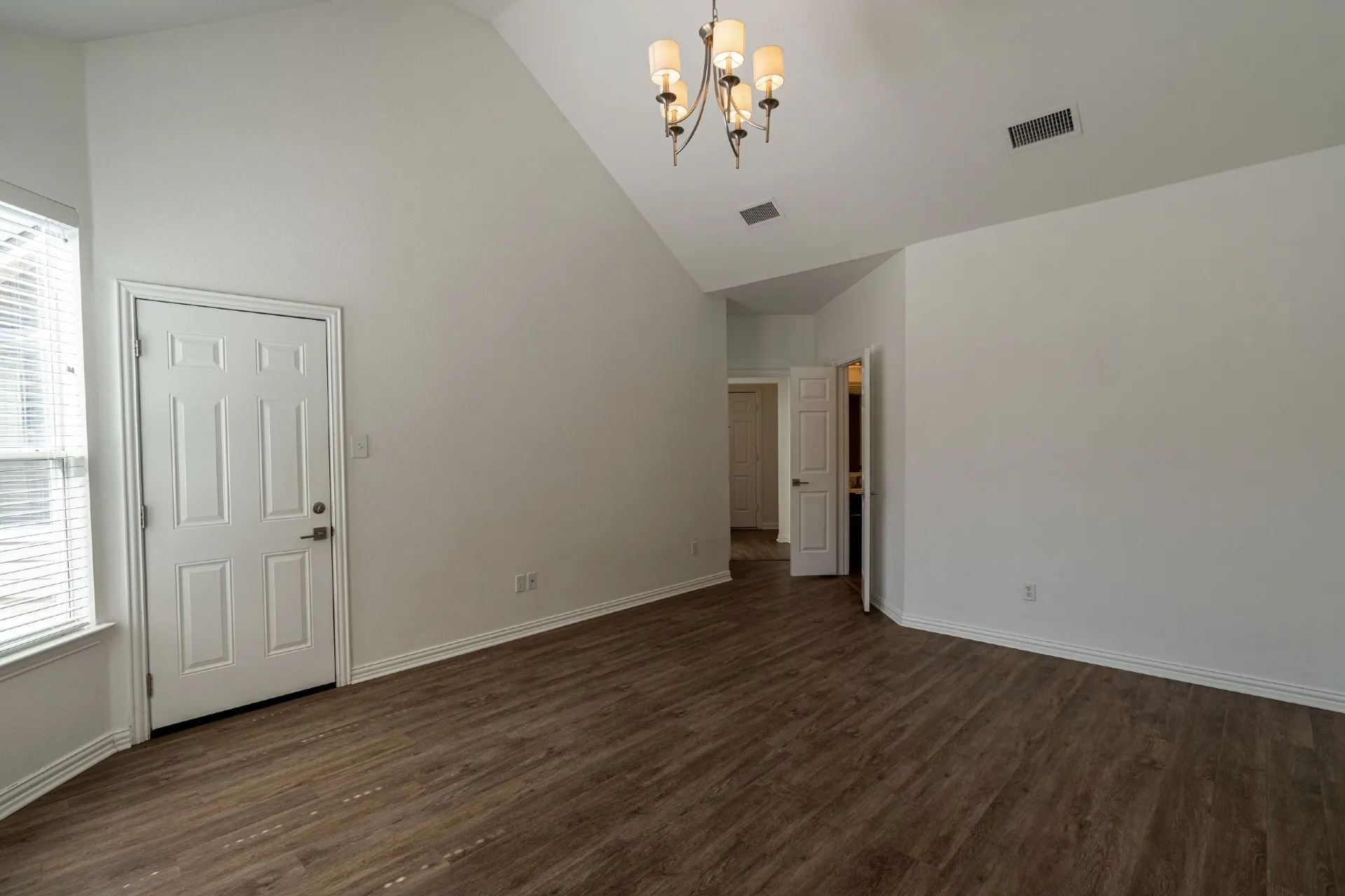 Single Family Residence For Rent in Collin County , 5022 Enclave Court, Mc Kinney, Texas 75072, 3 Bedroom, 2 Bathroom, 2 Garage spaces, 1,777 Sqft, built in 1999, mls#21354234, Real Estate Agent in Mc Kinney, Homes For Rent in Collin county, Homes For Rent in Mc Kinney, Realtor in Mc Kinney Texas, Real Estate Brokerage Independent Realty Texas, Luminita Cordes Realtor
