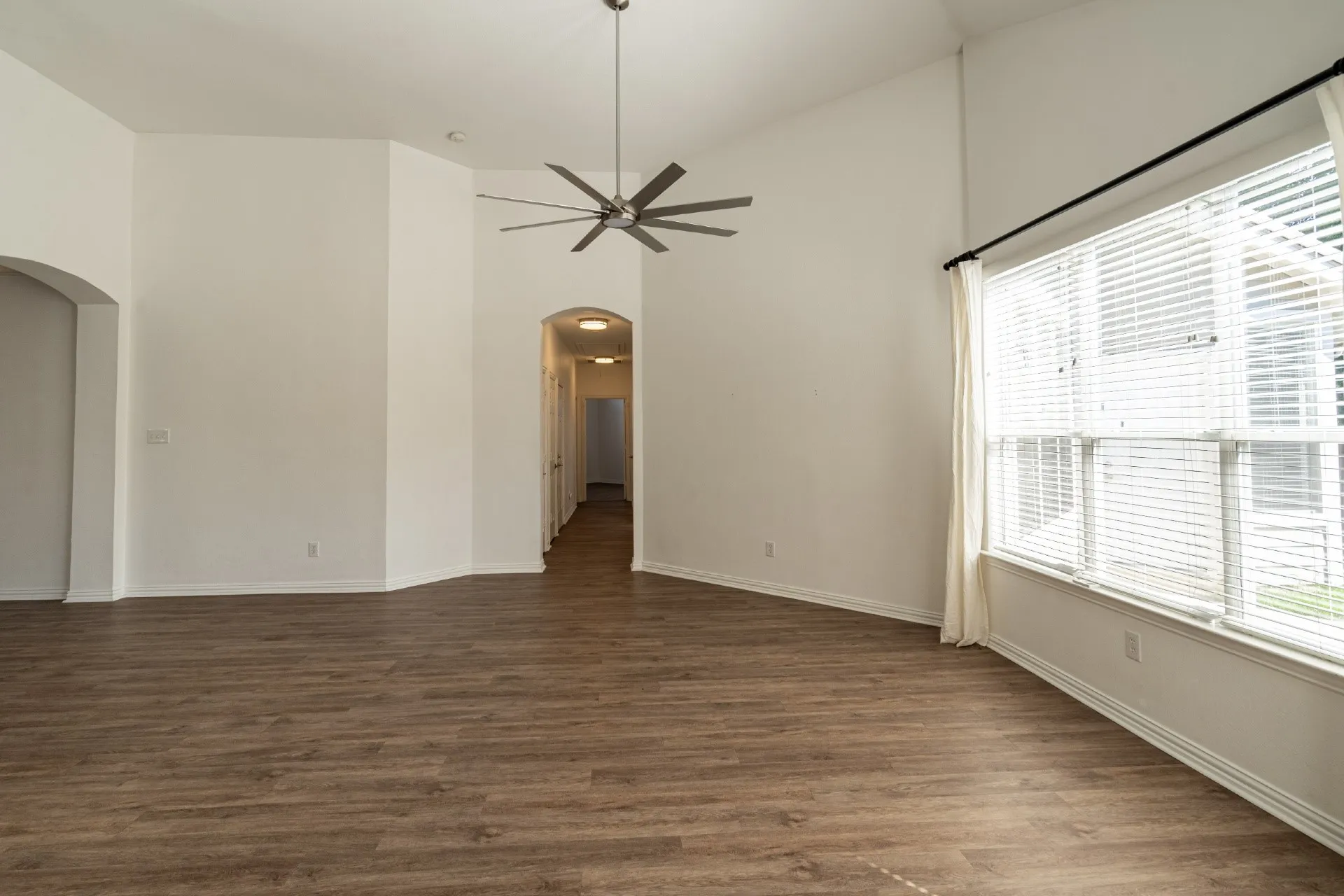 Single Family Residence For Rent in Collin County , 5022 Enclave Court, Mc Kinney, Texas 75072, 3 Bedroom, 2 Bathroom, 2 Garage spaces, 1,777 Sqft, built in 1999, mls#21354234, Real Estate Agent in Mc Kinney, Homes For Rent in Collin county, Homes For Rent in Mc Kinney, Realtor in Mc Kinney Texas, Real Estate Brokerage Independent Realty Texas, Luminita Cordes Realtor