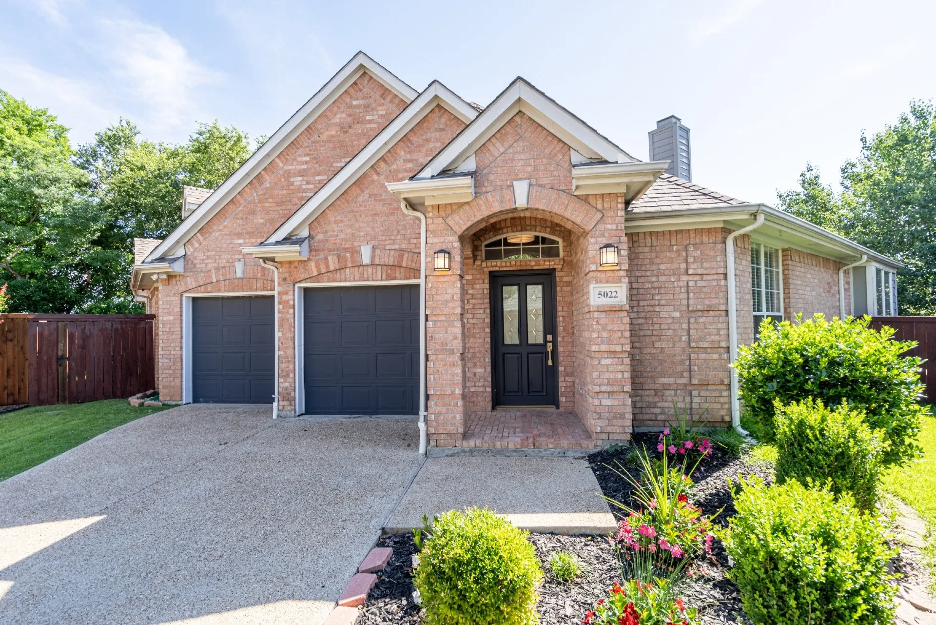 Single Family Residence For Rent in Collin County , 5022 Enclave Court, Mc Kinney, Texas 75072, 3 Bedroom, 2 Bathroom, 2 Garage spaces, 1,777 Sqft, built in 1999, mls#21354234, Real Estate Agent in Mc Kinney, Homes For Rent in Collin county, Homes For Rent in Mc Kinney, Realtor in Mc Kinney Texas, Real Estate Brokerage Independent Realty Texas, Luminita Cordes Realtor