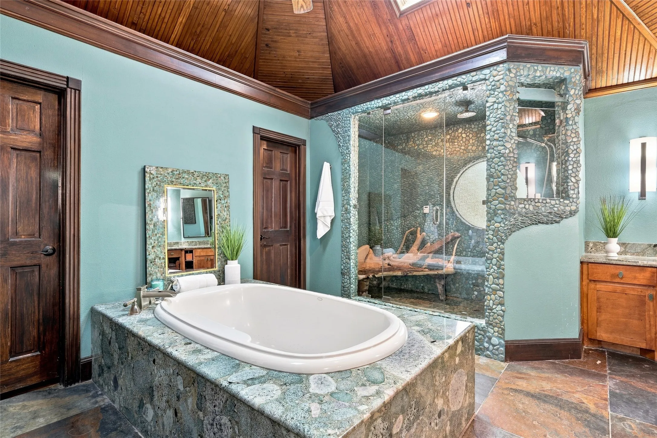 Single Family Residence For Sale in Tarrant County , 4300 Eaton Circle, Colleyville, Texas 76034, 4 Bedroom, 4 Bathroom, 2 Garage spaces, 3,821 Sqft, built in 1985, mls#21354140, Real Estate Agent in Colleyville, Homes For Sale in Tarrant county, Homes For Sale in Colleyville, Realtor in Colleyville Texas, Real Estate Brokerage Independent Realty Texas, Luminita Cordes Realtor