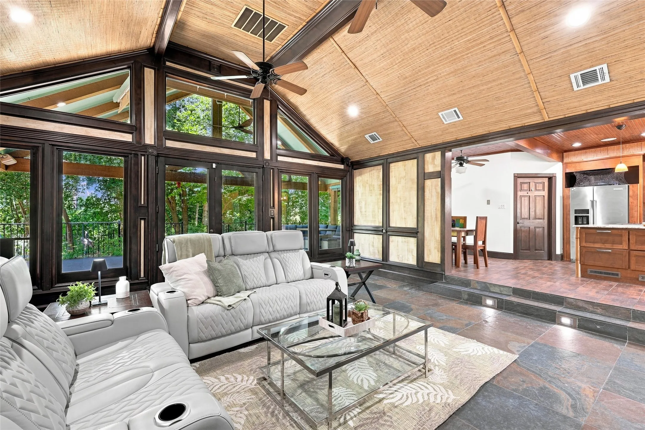 Single Family Residence For Sale in Tarrant County , 4300 Eaton Circle, Colleyville, Texas 76034, 4 Bedroom, 4 Bathroom, 2 Garage spaces, 3,821 Sqft, built in 1985, mls#21354140, Real Estate Agent in Colleyville, Homes For Sale in Tarrant county, Homes For Sale in Colleyville, Realtor in Colleyville Texas, Real Estate Brokerage Independent Realty Texas, Luminita Cordes Realtor