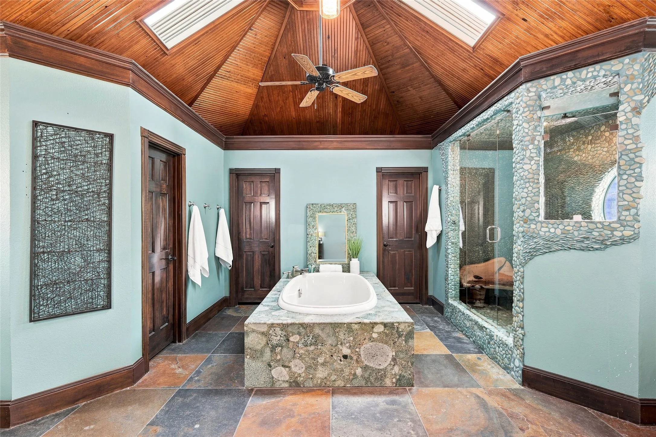 Single Family Residence For Sale in Tarrant County , 4300 Eaton Circle, Colleyville, Texas 76034, 4 Bedroom, 4 Bathroom, 2 Garage spaces, 3,821 Sqft, built in 1985, mls#21354140, Real Estate Agent in Colleyville, Homes For Sale in Tarrant county, Homes For Sale in Colleyville, Realtor in Colleyville Texas, Real Estate Brokerage Independent Realty Texas, Luminita Cordes Realtor