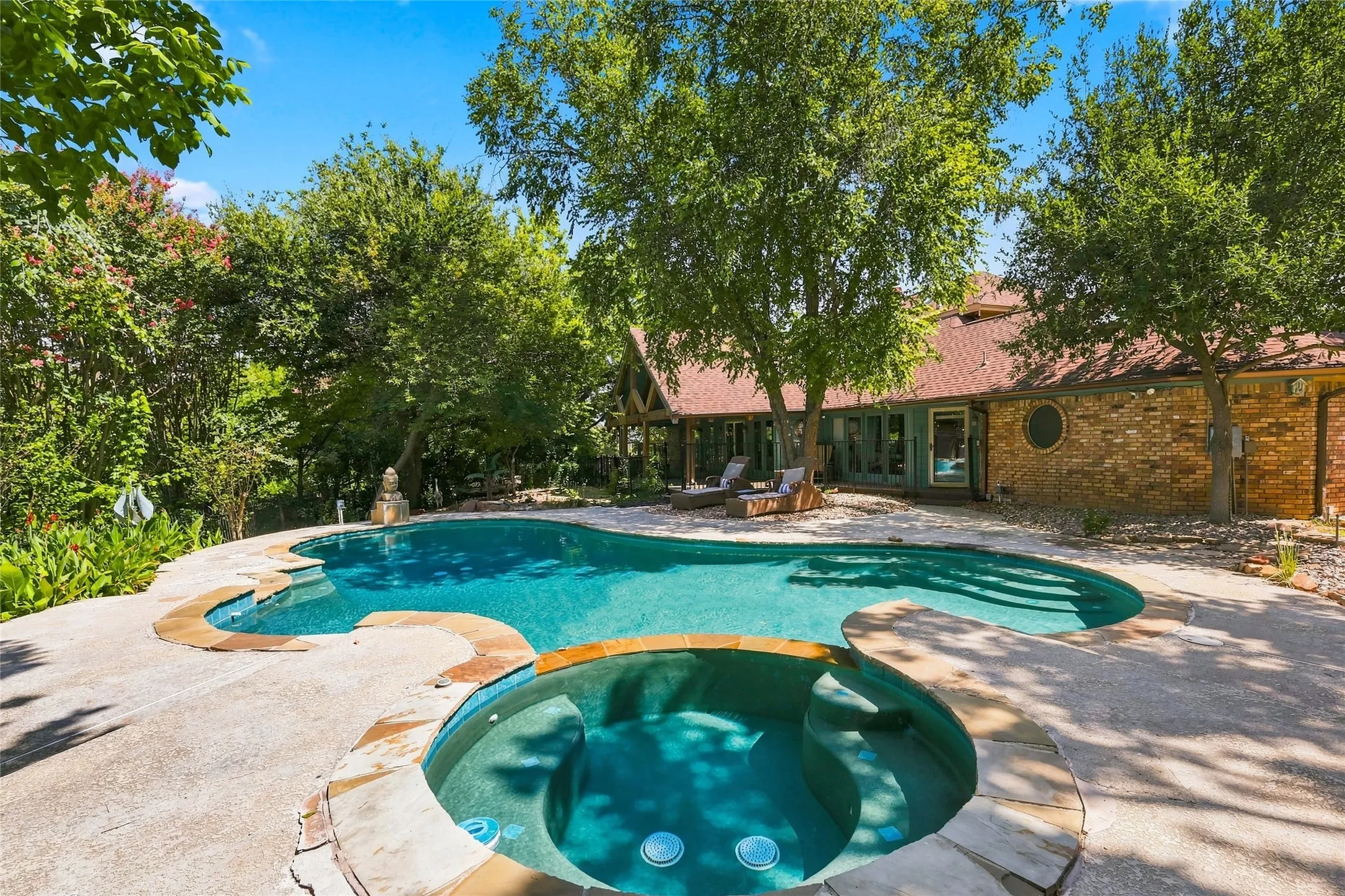 Single Family Residence For Sale in Tarrant County , 4300 Eaton Circle, Colleyville, Texas 76034, 4 Bedroom, 4 Bathroom, 2 Garage spaces, 3,821 Sqft, built in 1985, mls#21354140, Real Estate Agent in Colleyville, Homes For Sale in Tarrant county, Homes For Sale in Colleyville, Realtor in Colleyville Texas, Real Estate Brokerage Independent Realty Texas, Luminita Cordes Realtor