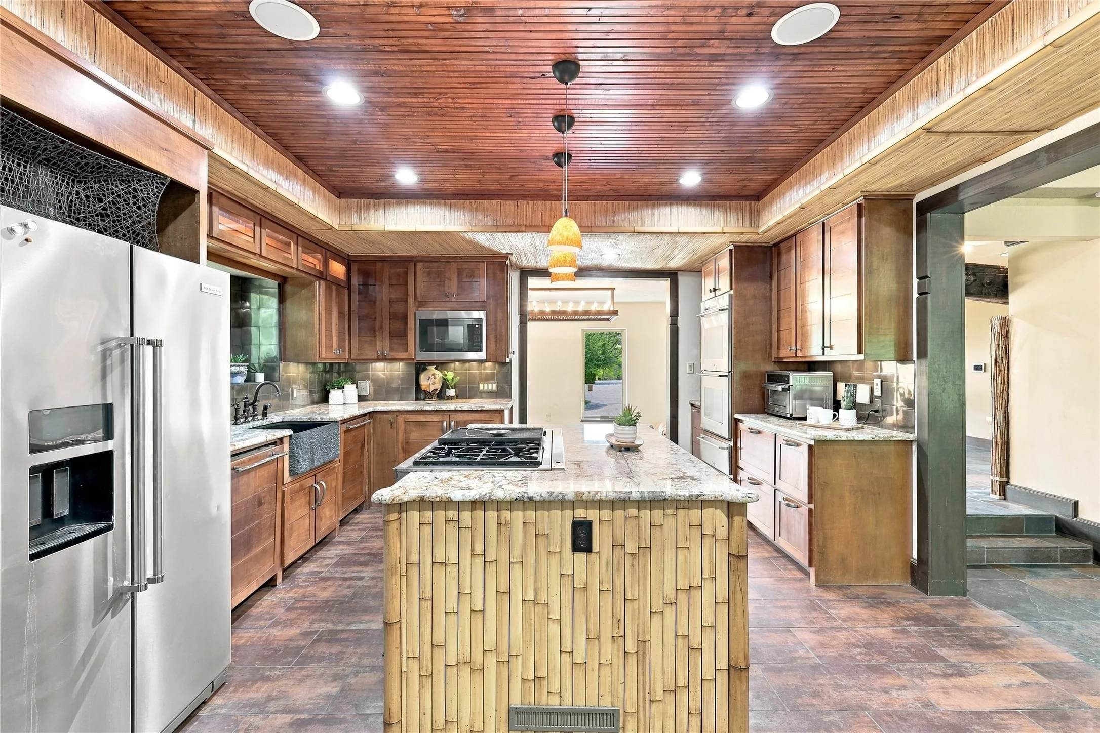 Single Family Residence For Sale in Tarrant County , 4300 Eaton Circle, Colleyville, Texas 76034, 4 Bedroom, 4 Bathroom, 2 Garage spaces, 3,821 Sqft, built in 1985, mls#21354140, Real Estate Agent in Colleyville, Homes For Sale in Tarrant county, Homes For Sale in Colleyville, Realtor in Colleyville Texas, Real Estate Brokerage Independent Realty Texas, Luminita Cordes Realtor