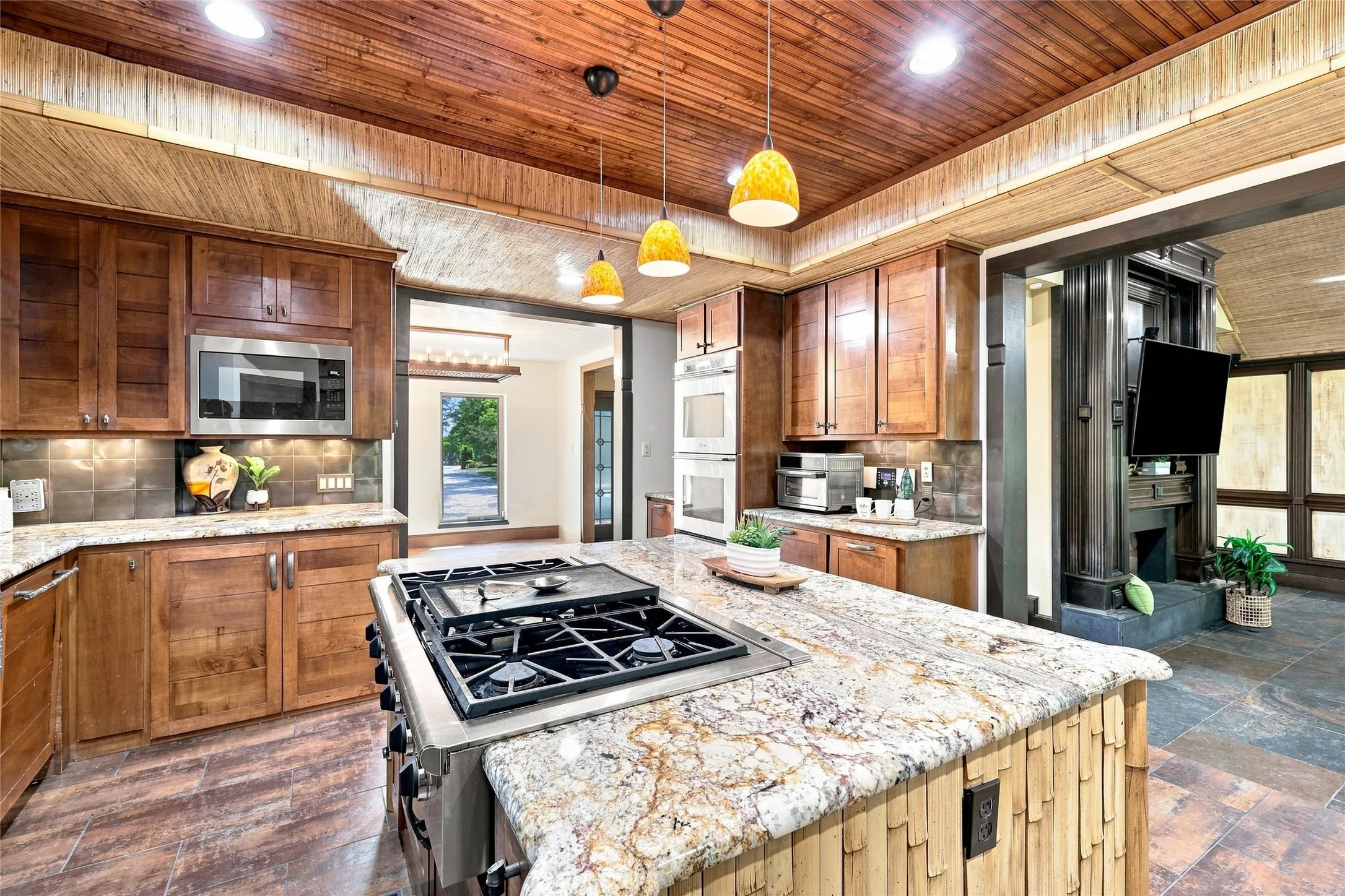 Single Family Residence For Sale in Tarrant County , 4300 Eaton Circle, Colleyville, Texas 76034, 4 Bedroom, 4 Bathroom, 2 Garage spaces, 3,821 Sqft, built in 1985, mls#21354140, Real Estate Agent in Colleyville, Homes For Sale in Tarrant county, Homes For Sale in Colleyville, Realtor in Colleyville Texas, Real Estate Brokerage Independent Realty Texas, Luminita Cordes Realtor