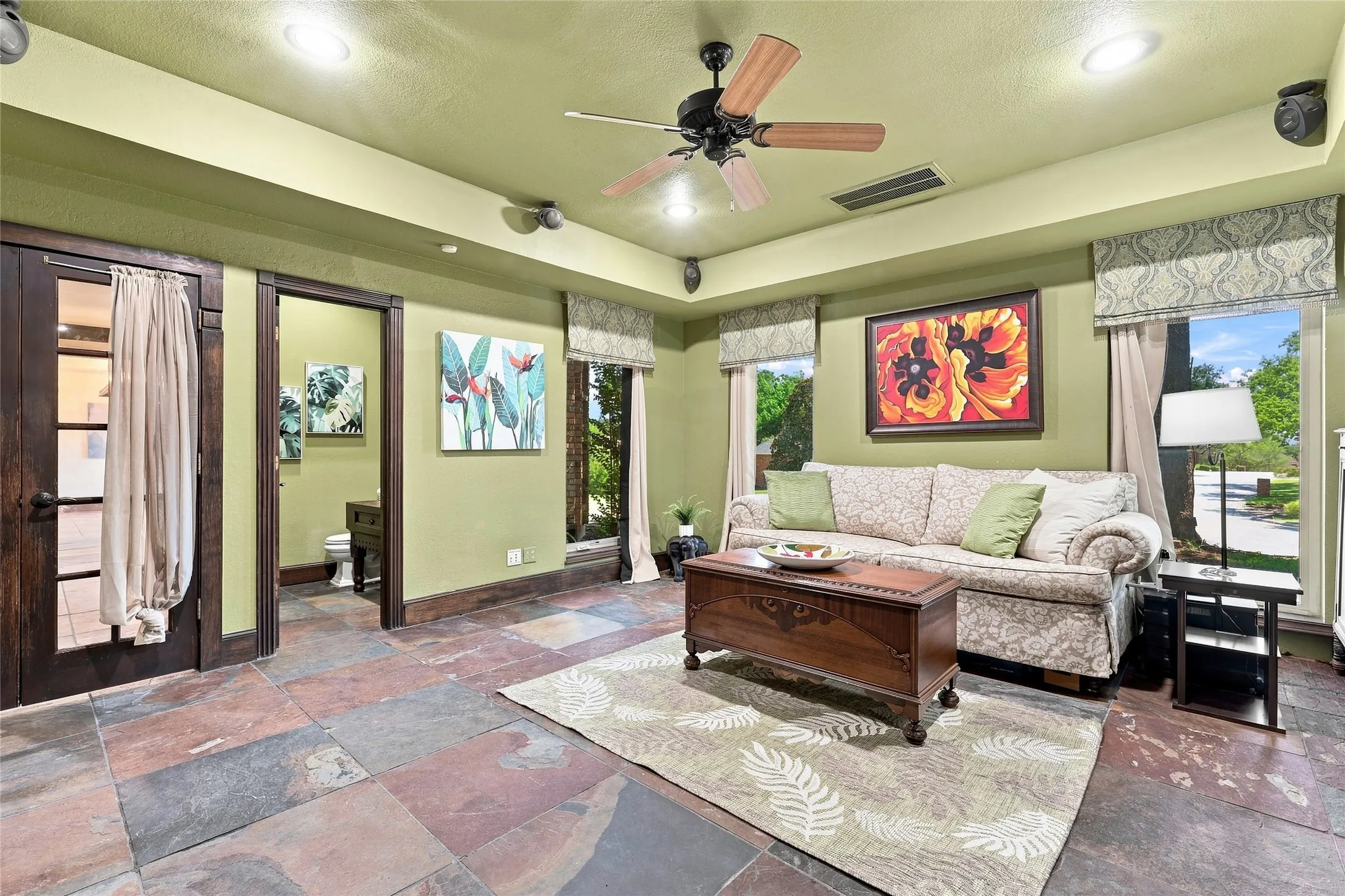 Single Family Residence For Sale in Tarrant County , 4300 Eaton Circle, Colleyville, Texas 76034, 4 Bedroom, 4 Bathroom, 2 Garage spaces, 3,821 Sqft, built in 1985, mls#21354140, Real Estate Agent in Colleyville, Homes For Sale in Tarrant county, Homes For Sale in Colleyville, Realtor in Colleyville Texas, Real Estate Brokerage Independent Realty Texas, Luminita Cordes Realtor