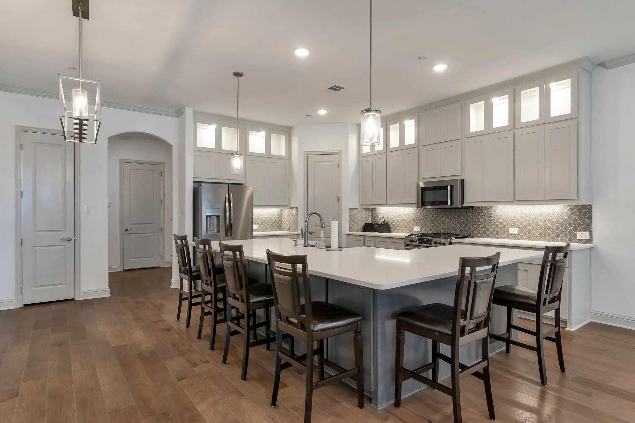 Townhouse For Rent in Dallas County , 1900 Melinda Lane, Farmers Branch, Texas 75234, 3 Bedroom, 3 Bathroom, 2 Garage spaces, 2,246 Sqft, built in 2022, mls#21354236, Real Estate Agent in Farmers Branch, Homes For Rent in Dallas county, Homes For Rent in Farmers Branch, Realtor in Farmers Branch Texas, Real Estate Brokerage Independent Realty Texas, Luminita Cordes Realtor
