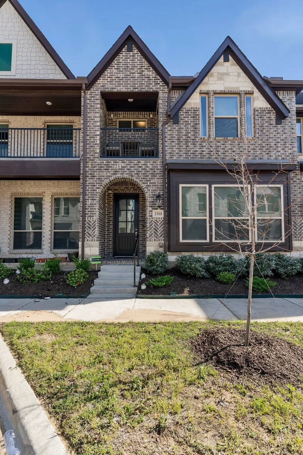 Townhouse For Rent in Dallas County , 1900 Melinda Lane, Farmers Branch, Texas 75234, 3 Bedroom, 3 Bathroom, 2 Garage spaces, 2,246 Sqft, built in 2022, mls#21354236, Real Estate Agent in Farmers Branch, Homes For Rent in Dallas county, Homes For Rent in Farmers Branch, Realtor in Farmers Branch Texas, Real Estate Brokerage Independent Realty Texas, Luminita Cordes Realtor