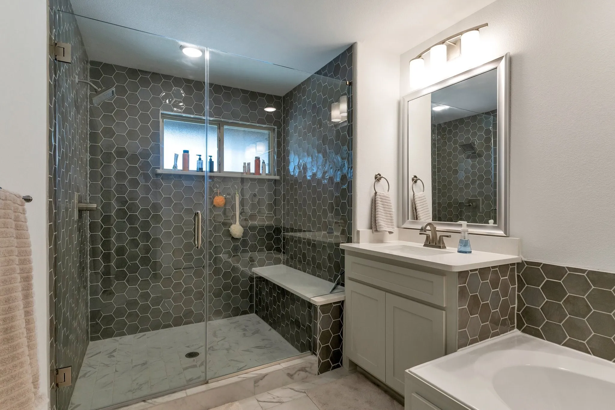 Townhouse For Rent in Dallas County , 1900 Melinda Lane, Farmers Branch, Texas 75234, 3 Bedroom, 3 Bathroom, 2 Garage spaces, 2,246 Sqft, built in 2022, mls#21354236, Real Estate Agent in Farmers Branch, Homes For Rent in Dallas county, Homes For Rent in Farmers Branch, Realtor in Farmers Branch Texas, Real Estate Brokerage Independent Realty Texas, Luminita Cordes Realtor