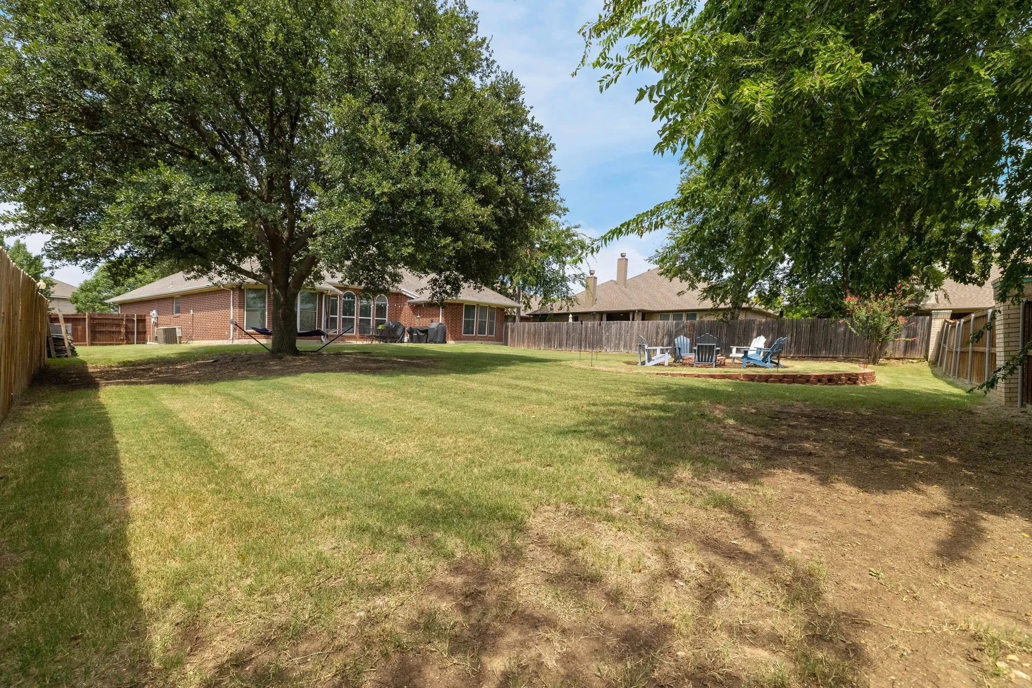 Single Family Residence For Sale in Tarrant County , 301 Carriage Lane, Saginaw, Texas 76179, 3 Bedroom, 2 Bathroom, 2 Garage spaces, 1,758 Sqft, built in 2000, mls#21351312, Real Estate Agent in Saginaw, Homes For Sale in Tarrant county, Homes For Sale in Saginaw, Realtor in Saginaw Texas, Real Estate Brokerage Independent Realty Texas, Luminita Cordes Realtor