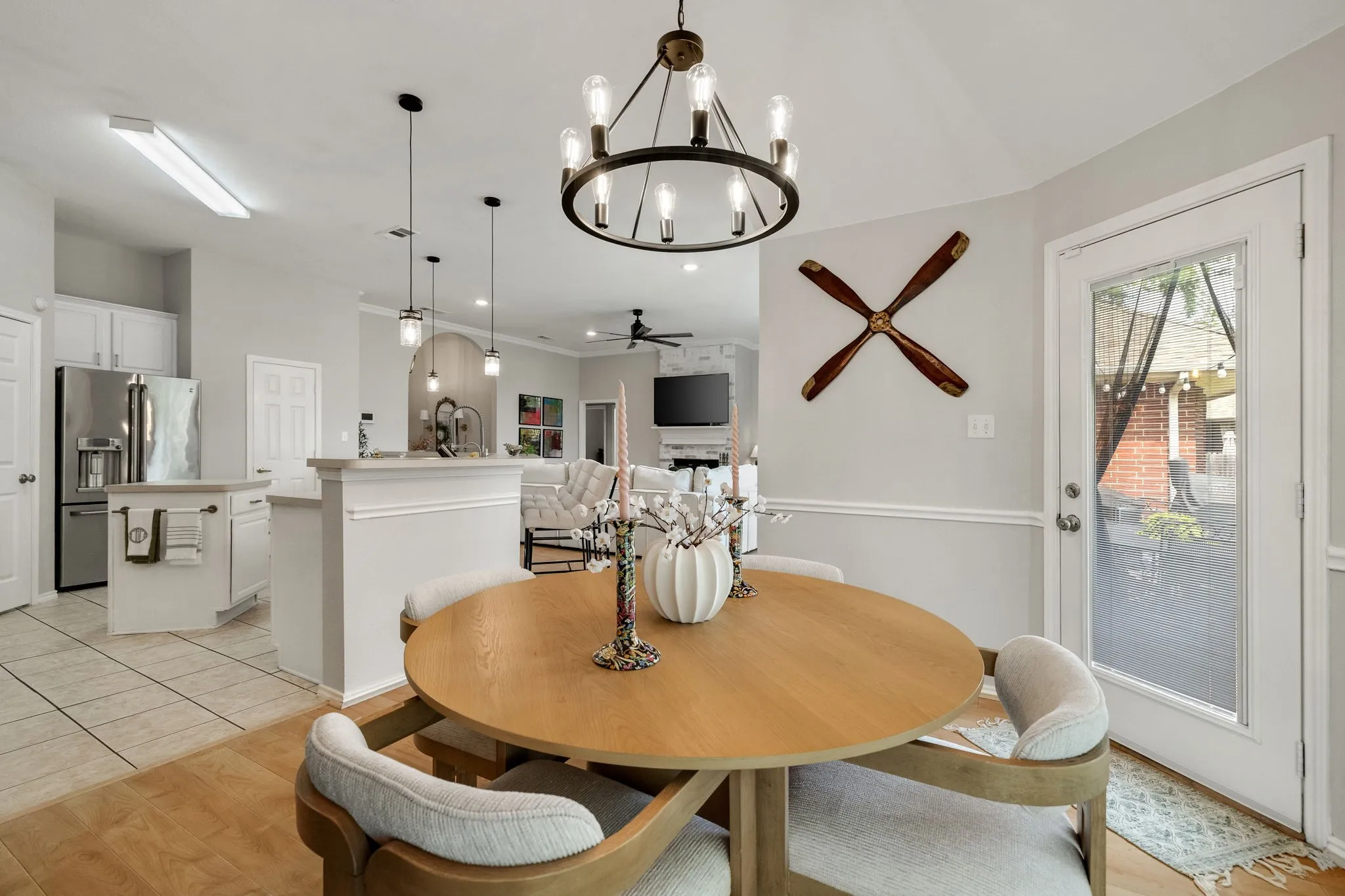 Single Family Residence For Sale in Tarrant County , 301 Carriage Lane, Saginaw, Texas 76179, 3 Bedroom, 2 Bathroom, 2 Garage spaces, 1,758 Sqft, built in 2000, mls#21351312, Real Estate Agent in Saginaw, Homes For Sale in Tarrant county, Homes For Sale in Saginaw, Realtor in Saginaw Texas, Real Estate Brokerage Independent Realty Texas, Luminita Cordes Realtor