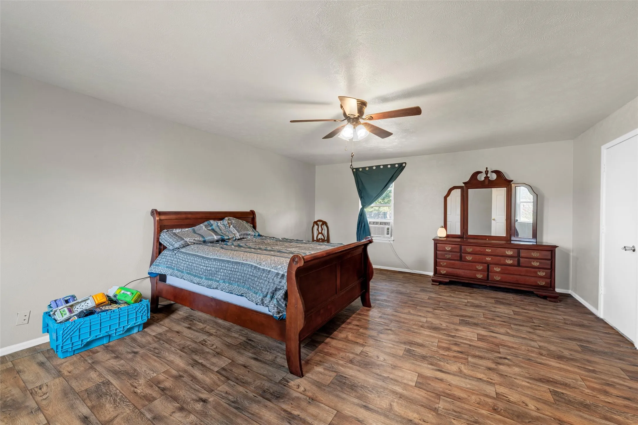 Single Family Residence For Sale in Mc Lennan County , 1001 Hamilton Drive, Gholson, Texas 76705, 2 Bedroom, 1 Bathroom, Garage spaces, 1,848 Sqft, built in 1960, Price $170,000, mls#21353508, Real Estate Agent in Gholson, Homes For Sale in Mc Lennan county, Homes For Sale in Gholson, Realtor in Gholson Texas, Real Estate Brokerage Independent Realty Texas, Luminita Cordes Realtor