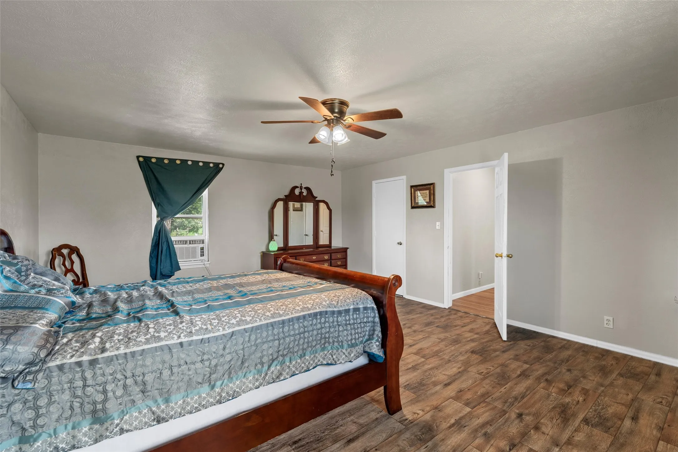 Single Family Residence For Sale in Mc Lennan County , 1001 Hamilton Drive, Gholson, Texas 76705, 2 Bedroom, 1 Bathroom, Garage spaces, 1,848 Sqft, built in 1960, Price $170,000, mls#21353508, Real Estate Agent in Gholson, Homes For Sale in Mc Lennan county, Homes For Sale in Gholson, Realtor in Gholson Texas, Real Estate Brokerage Independent Realty Texas, Luminita Cordes Realtor