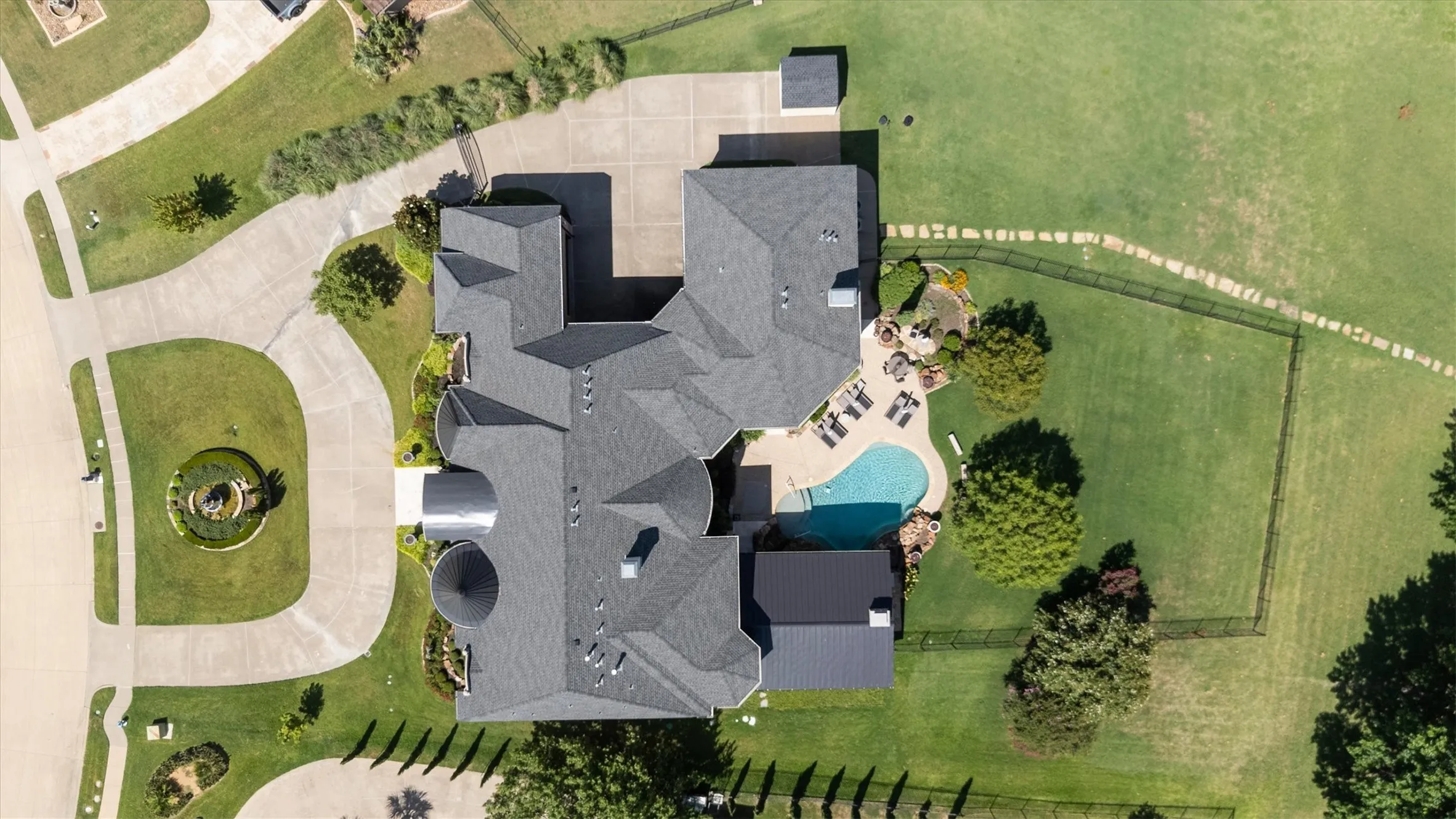 Single Family Residence For Sale in Rockwall County , 209 Crystal Court, Heath, Texas 75032, 10 Bedroom, 10 Bathroom, 4 Garage spaces, 10,098 Sqft, built in 2008, Price $5,500,000, mls#21349527, Real Estate Agent in Heath, Homes For Sale in Rockwall county, Homes For Sale in Heath, Realtor in Heath Texas, Real Estate Brokerage Independent Realty Texas, Luminita Cordes Realtor