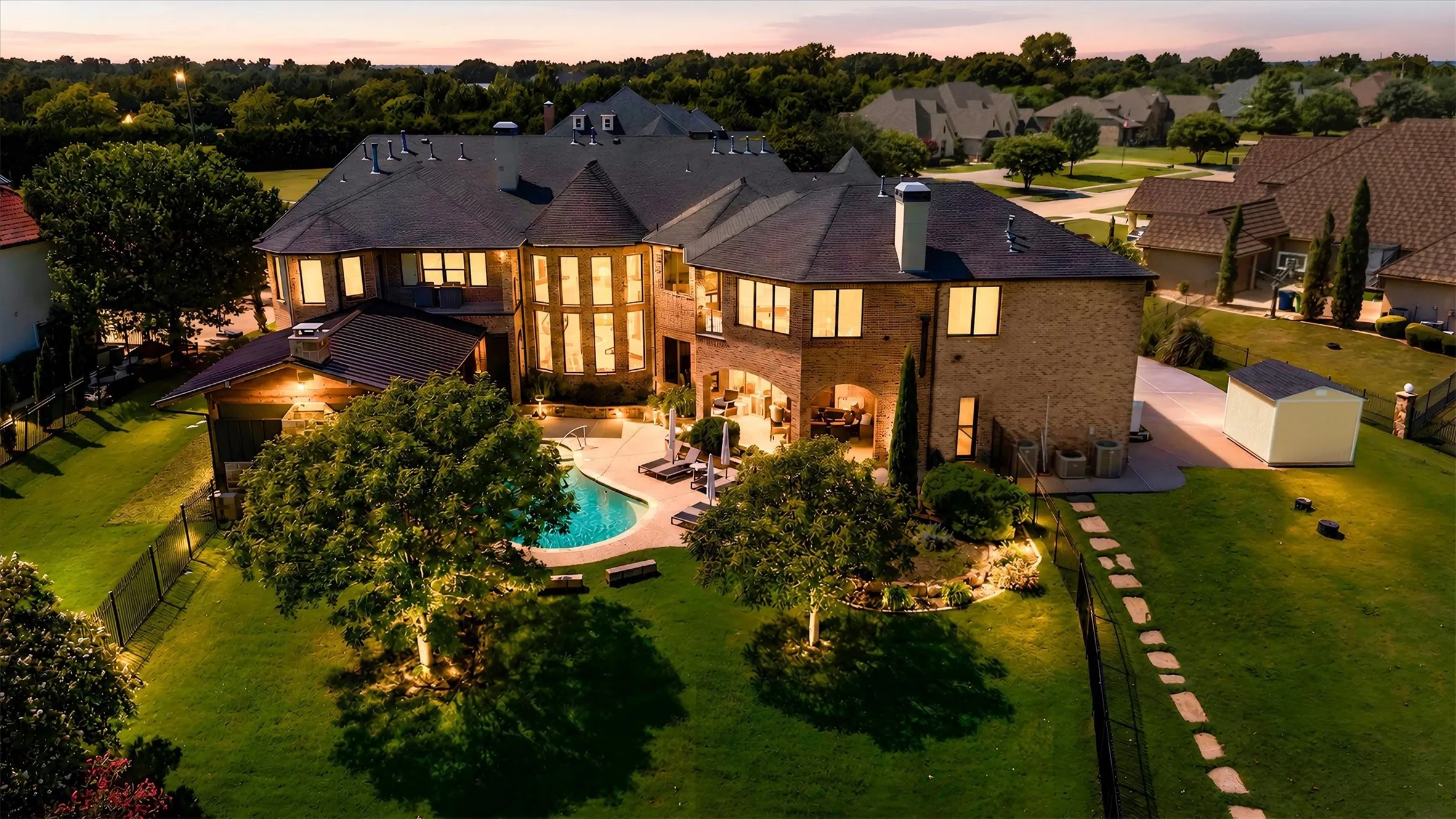 Single Family Residence For Sale in Rockwall County , 209 Crystal Court, Heath, Texas 75032, 10 Bedroom, 10 Bathroom, 4 Garage spaces, 10,098 Sqft, built in 2008, Price $5,500,000, mls#21349527, Real Estate Agent in Heath, Homes For Sale in Rockwall county, Homes For Sale in Heath, Realtor in Heath Texas, Real Estate Brokerage Independent Realty Texas, Luminita Cordes Realtor