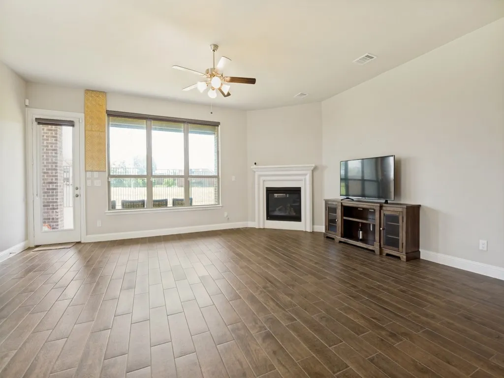 Single Family Residence For Sale in Collin County , 15946 Talamore Lane, Frisco, Texas 75035, 4 Bedroom, 3 Bathroom, 3 Garage spaces, 3,450 Sqft, built in 2022, mls#21342081, Real Estate Agent in Frisco, Homes For Sale in Collin county, Homes For Sale in Frisco, Realtor in Frisco Texas, Real Estate Brokerage Independent Realty Texas, Luminita Cordes Realtor