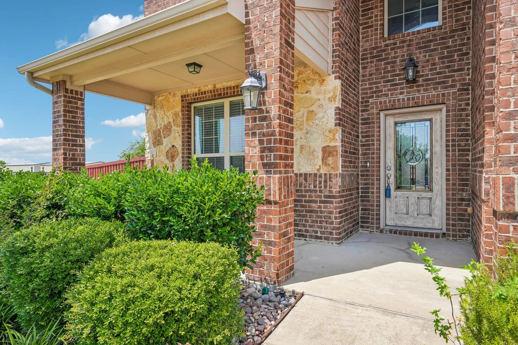 Single Family Residence For Sale in Kaufman County , 2017 River, Heartland, Texas 75126, 5 Bedroom, 3 Bathroom, 2 Garage spaces, 2,980 Sqft, built in 2013, mls#21353155, Real Estate Agent in Heartland, Homes For Sale in Kaufman county, Homes For Sale in Heartland, Realtor in Heartland Texas, Real Estate Brokerage Independent Realty Texas, Luminita Cordes Realtor