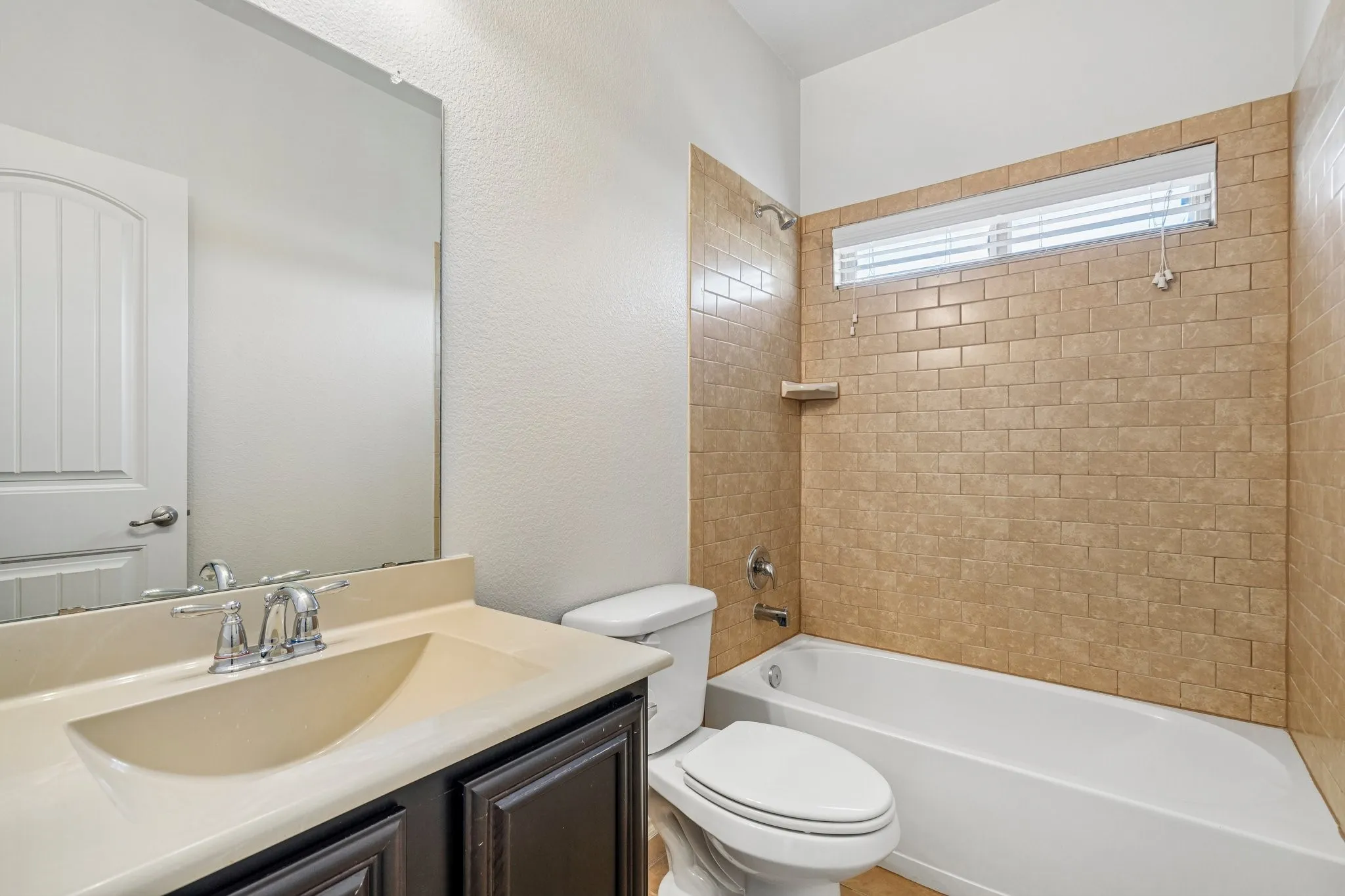 Single Family Residence For Sale in Kaufman County , 2017 River, Heartland, Texas 75126, 5 Bedroom, 3 Bathroom, 2 Garage spaces, 2,980 Sqft, built in 2013, mls#21353155, Real Estate Agent in Heartland, Homes For Sale in Kaufman county, Homes For Sale in Heartland, Realtor in Heartland Texas, Real Estate Brokerage Independent Realty Texas, Luminita Cordes Realtor