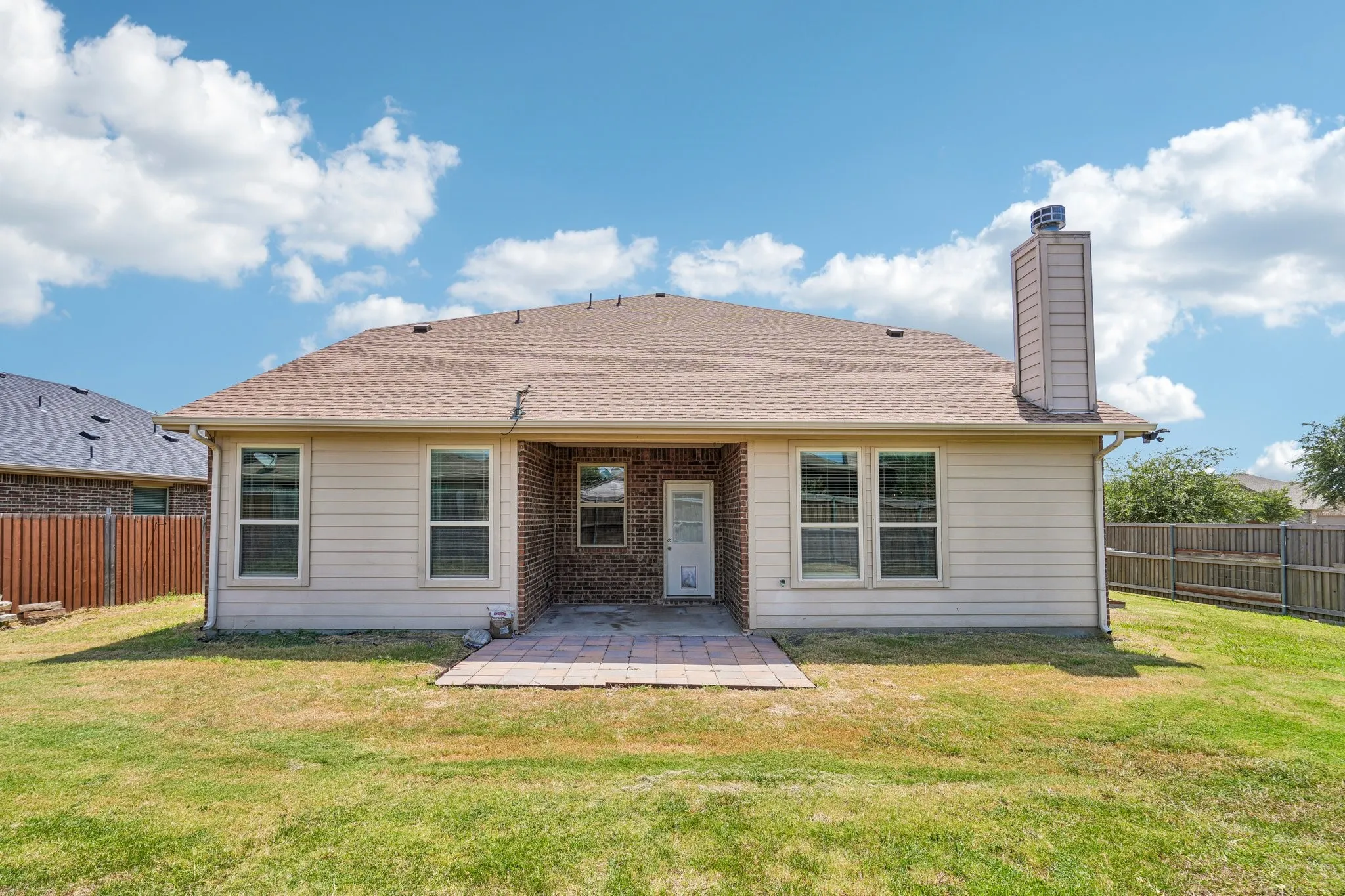 Single Family Residence For Sale in Kaufman County , 2017 River, Heartland, Texas 75126, 5 Bedroom, 3 Bathroom, 2 Garage spaces, 2,980 Sqft, built in 2013, mls#21353155, Real Estate Agent in Heartland, Homes For Sale in Kaufman county, Homes For Sale in Heartland, Realtor in Heartland Texas, Real Estate Brokerage Independent Realty Texas, Luminita Cordes Realtor