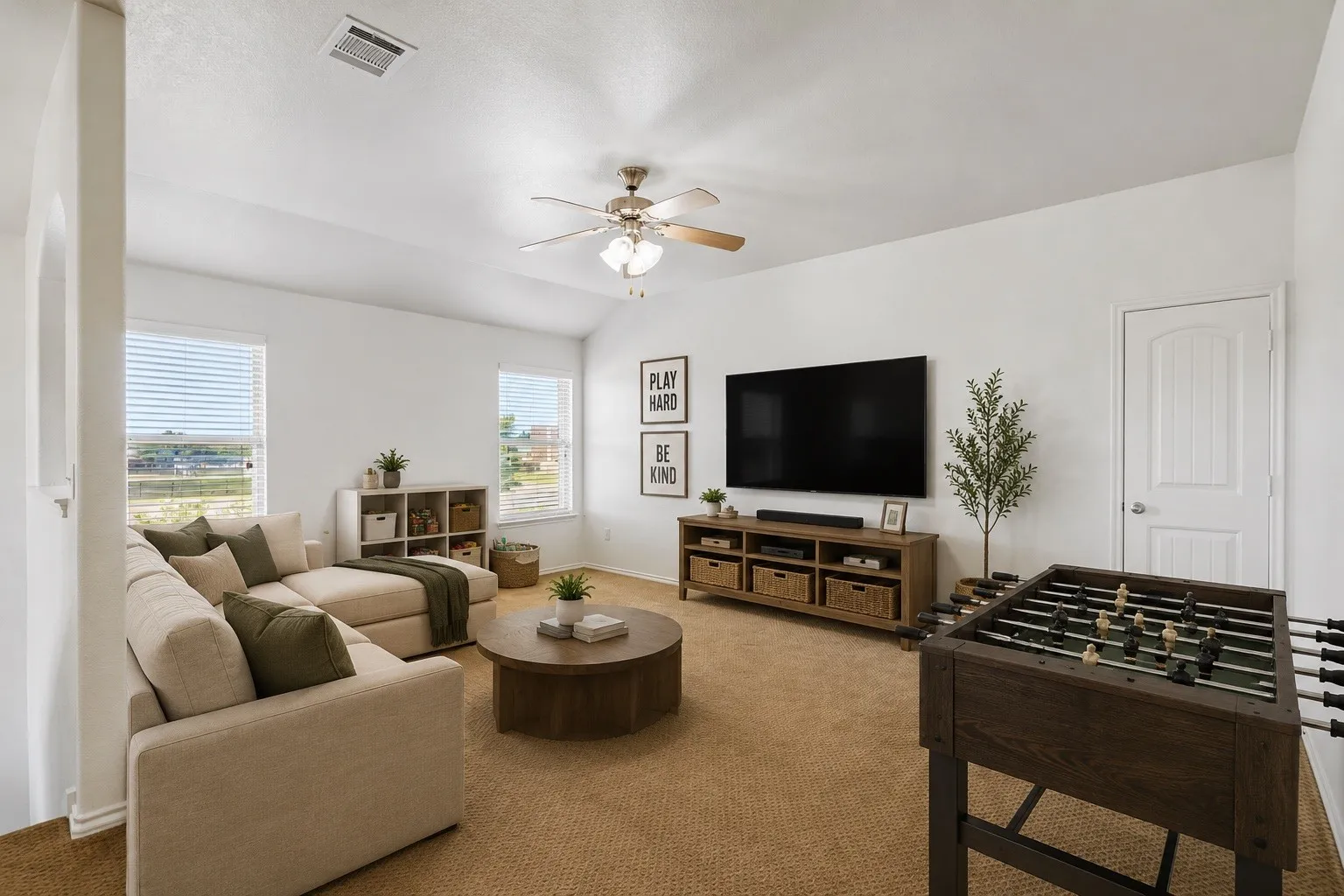 Single Family Residence For Sale in Kaufman County , 2017 River, Heartland, Texas 75126, 5 Bedroom, 3 Bathroom, 2 Garage spaces, 2,980 Sqft, built in 2013, mls#21353155, Real Estate Agent in Heartland, Homes For Sale in Kaufman county, Homes For Sale in Heartland, Realtor in Heartland Texas, Real Estate Brokerage Independent Realty Texas, Luminita Cordes Realtor