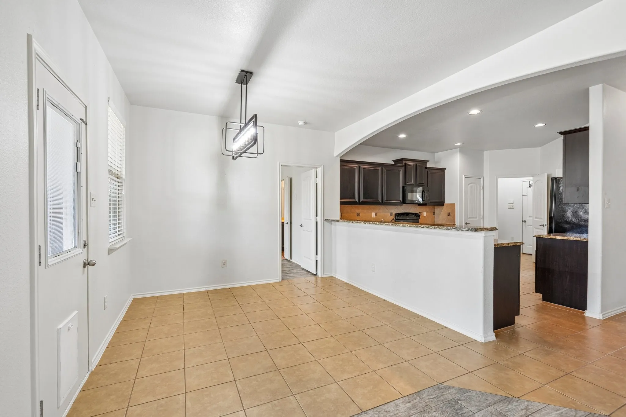 Single Family Residence For Sale in Kaufman County , 2017 River, Heartland, Texas 75126, 5 Bedroom, 3 Bathroom, 2 Garage spaces, 2,980 Sqft, built in 2013, mls#21353155, Real Estate Agent in Heartland, Homes For Sale in Kaufman county, Homes For Sale in Heartland, Realtor in Heartland Texas, Real Estate Brokerage Independent Realty Texas, Luminita Cordes Realtor