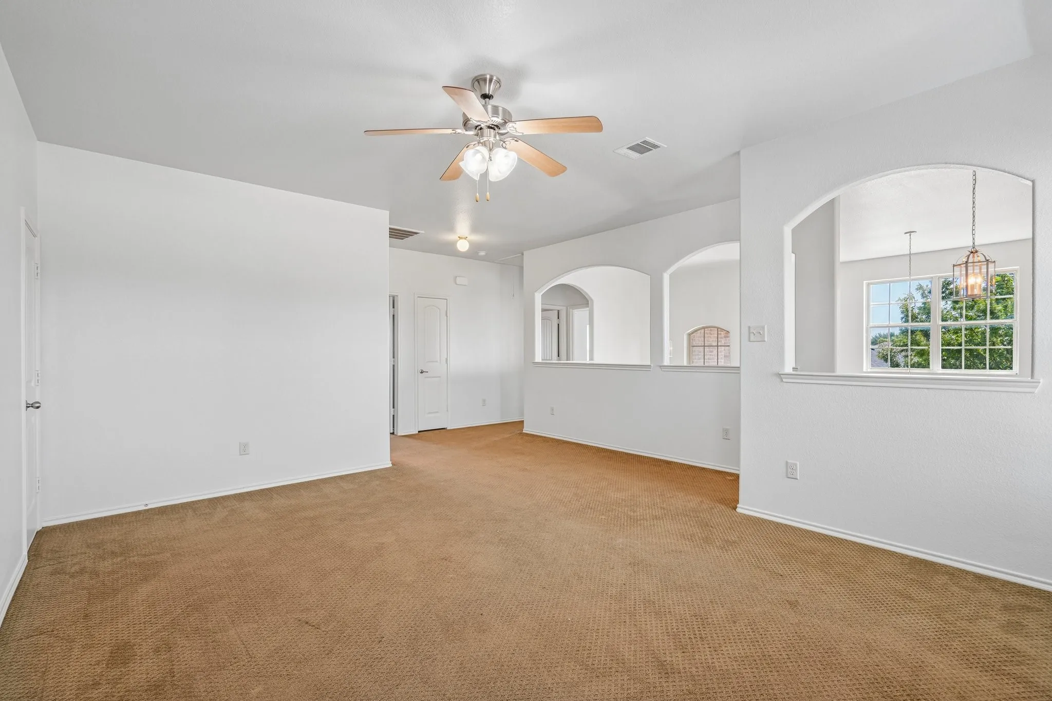 Single Family Residence For Sale in Kaufman County , 2017 River, Heartland, Texas 75126, 5 Bedroom, 3 Bathroom, 2 Garage spaces, 2,980 Sqft, built in 2013, mls#21353155, Real Estate Agent in Heartland, Homes For Sale in Kaufman county, Homes For Sale in Heartland, Realtor in Heartland Texas, Real Estate Brokerage Independent Realty Texas, Luminita Cordes Realtor