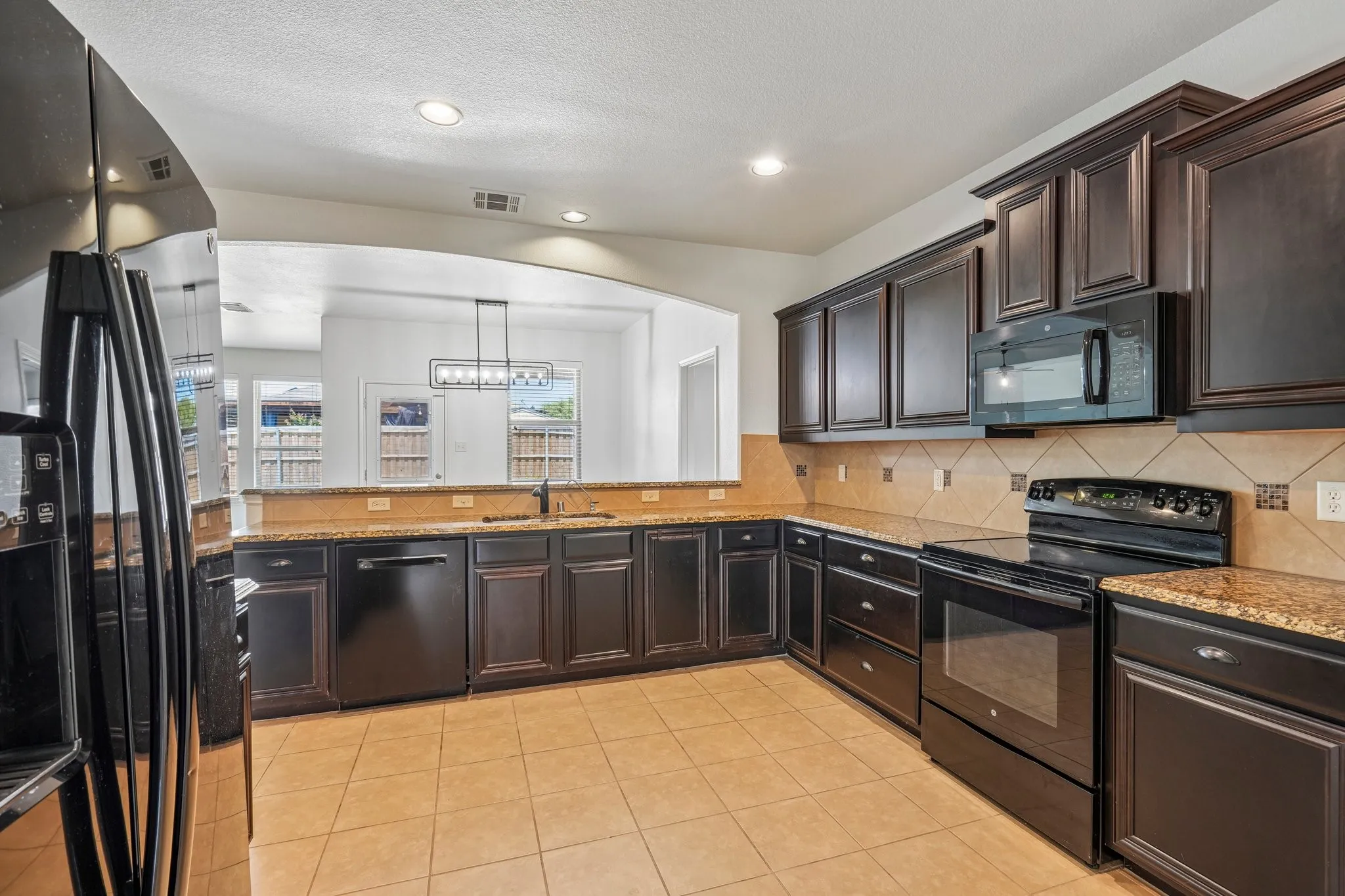 Single Family Residence For Sale in Kaufman County , 2017 River, Heartland, Texas 75126, 5 Bedroom, 3 Bathroom, 2 Garage spaces, 2,980 Sqft, built in 2013, mls#21353155, Real Estate Agent in Heartland, Homes For Sale in Kaufman county, Homes For Sale in Heartland, Realtor in Heartland Texas, Real Estate Brokerage Independent Realty Texas, Luminita Cordes Realtor