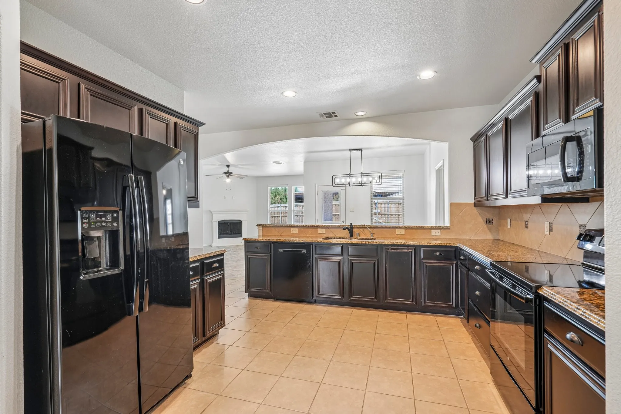 Single Family Residence For Sale in Kaufman County , 2017 River, Heartland, Texas 75126, 5 Bedroom, 3 Bathroom, 2 Garage spaces, 2,980 Sqft, built in 2013, mls#21353155, Real Estate Agent in Heartland, Homes For Sale in Kaufman county, Homes For Sale in Heartland, Realtor in Heartland Texas, Real Estate Brokerage Independent Realty Texas, Luminita Cordes Realtor