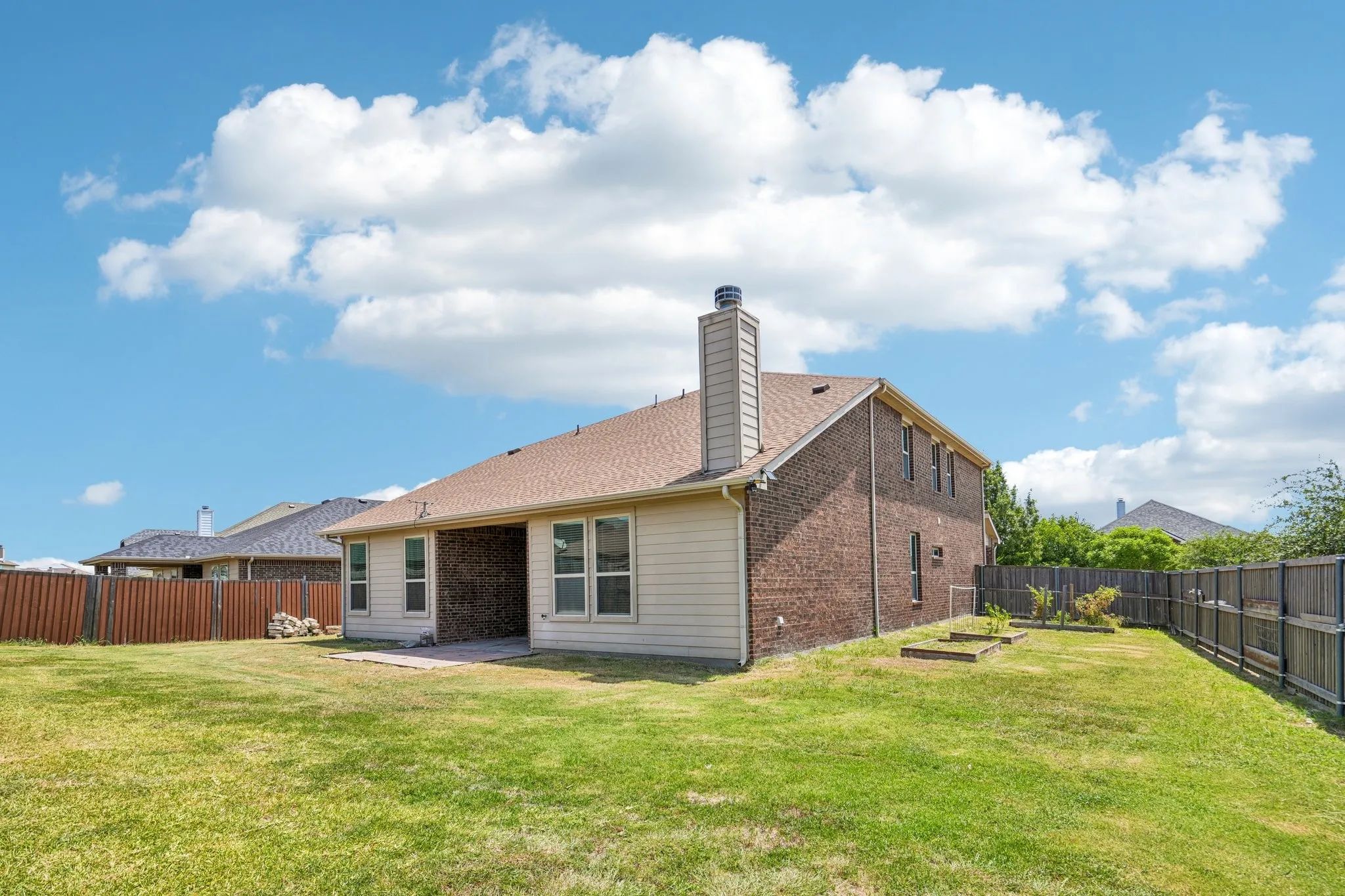 Single Family Residence For Sale in Kaufman County , 2017 River, Heartland, Texas 75126, 5 Bedroom, 3 Bathroom, 2 Garage spaces, 2,980 Sqft, built in 2013, mls#21353155, Real Estate Agent in Heartland, Homes For Sale in Kaufman county, Homes For Sale in Heartland, Realtor in Heartland Texas, Real Estate Brokerage Independent Realty Texas, Luminita Cordes Realtor