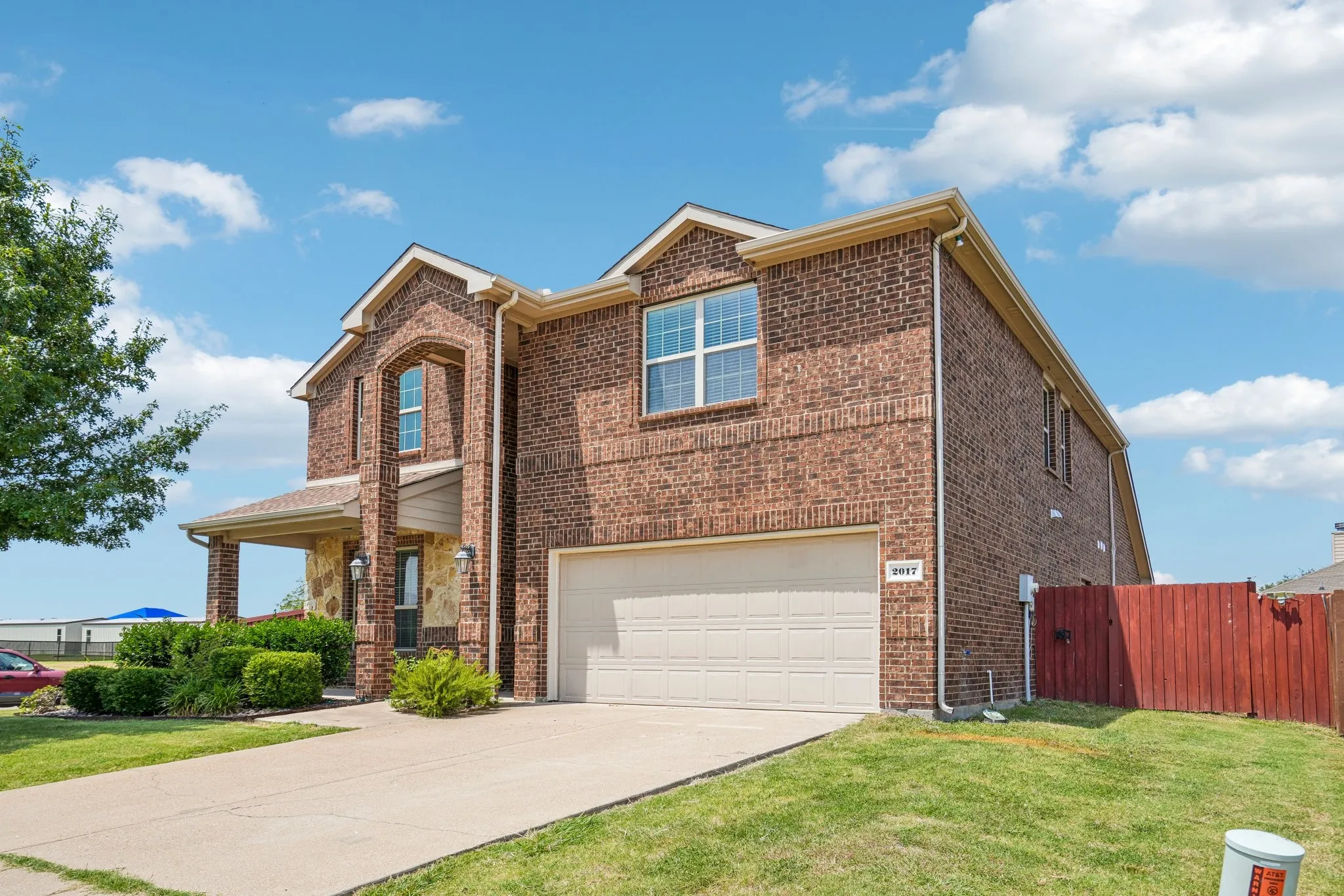 Single Family Residence For Sale in Kaufman County , 2017 River, Heartland, Texas 75126, 5 Bedroom, 3 Bathroom, 2 Garage spaces, 2,980 Sqft, built in 2013, mls#21353155, Real Estate Agent in Heartland, Homes For Sale in Kaufman county, Homes For Sale in Heartland, Realtor in Heartland Texas, Real Estate Brokerage Independent Realty Texas, Luminita Cordes Realtor