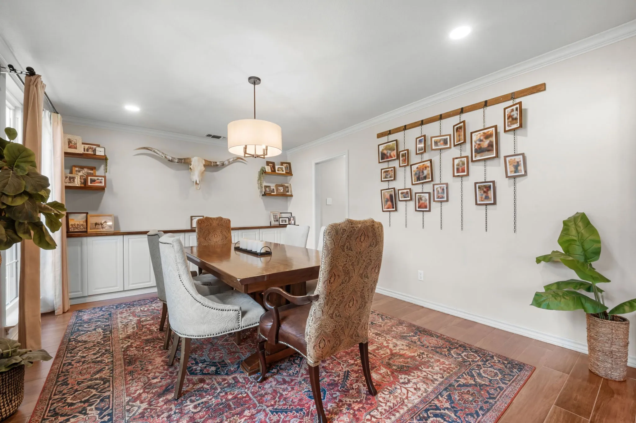 Single Family Residence For Sale in Tarrant County , 7905 Morning Lane, Fort Worth, Texas 76123, 4 Bedroom, 3 Bathroom, 2 Garage spaces, 3,209 Sqft, built in 1988, mls#21354244, Real Estate Agent in Fort Worth, Homes For Sale in Tarrant county, Homes For Sale in Fort Worth, Realtor in Fort Worth Texas, Real Estate Brokerage Independent Realty Texas, Luminita Cordes Realtor