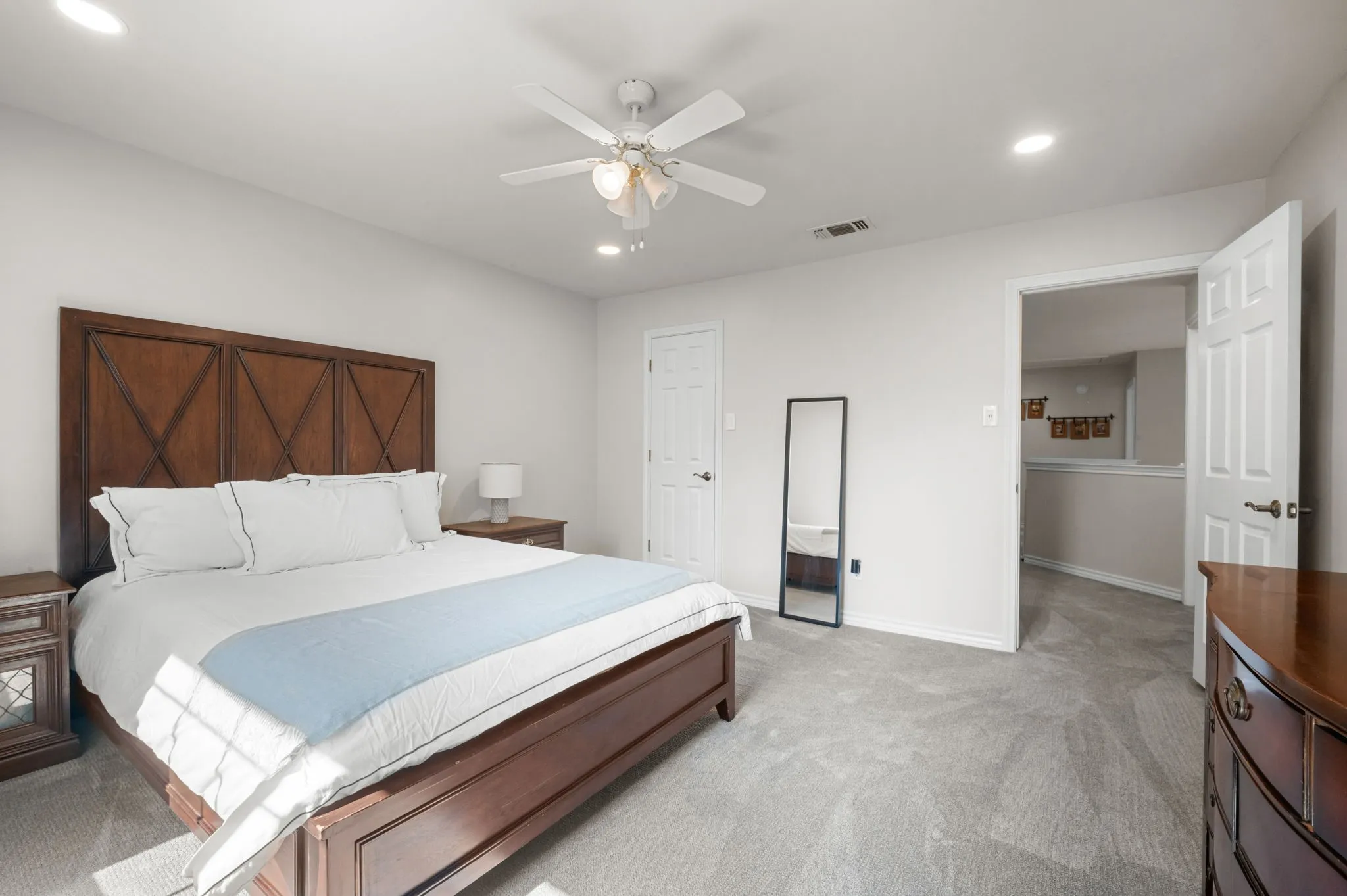 Single Family Residence For Sale in Tarrant County , 7905 Morning Lane, Fort Worth, Texas 76123, 4 Bedroom, 3 Bathroom, 2 Garage spaces, 3,209 Sqft, built in 1988, mls#21354244, Real Estate Agent in Fort Worth, Homes For Sale in Tarrant county, Homes For Sale in Fort Worth, Realtor in Fort Worth Texas, Real Estate Brokerage Independent Realty Texas, Luminita Cordes Realtor