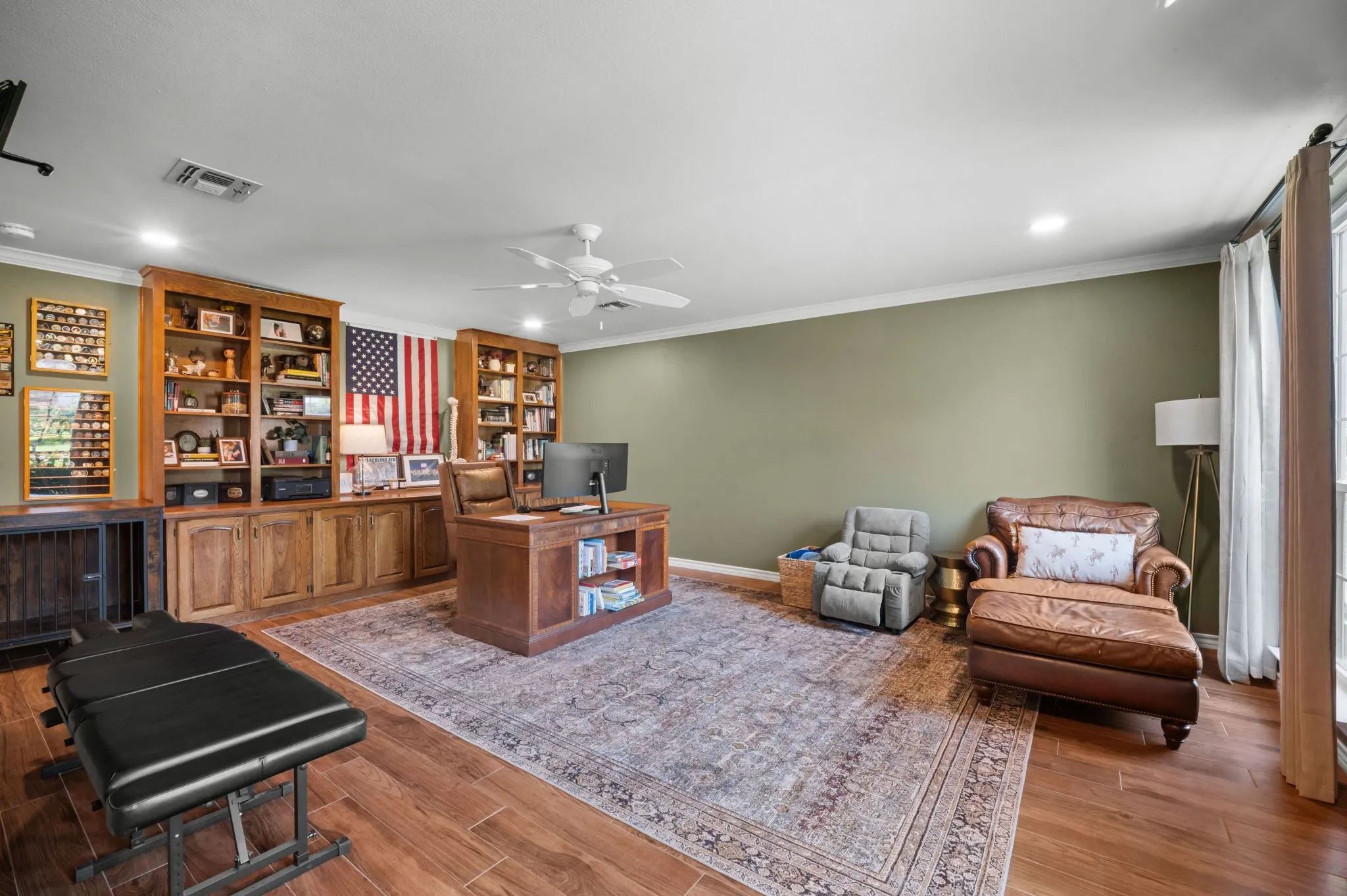 Single Family Residence For Sale in Tarrant County , 7905 Morning Lane, Fort Worth, Texas 76123, 4 Bedroom, 3 Bathroom, 2 Garage spaces, 3,209 Sqft, built in 1988, mls#21354244, Real Estate Agent in Fort Worth, Homes For Sale in Tarrant county, Homes For Sale in Fort Worth, Realtor in Fort Worth Texas, Real Estate Brokerage Independent Realty Texas, Luminita Cordes Realtor