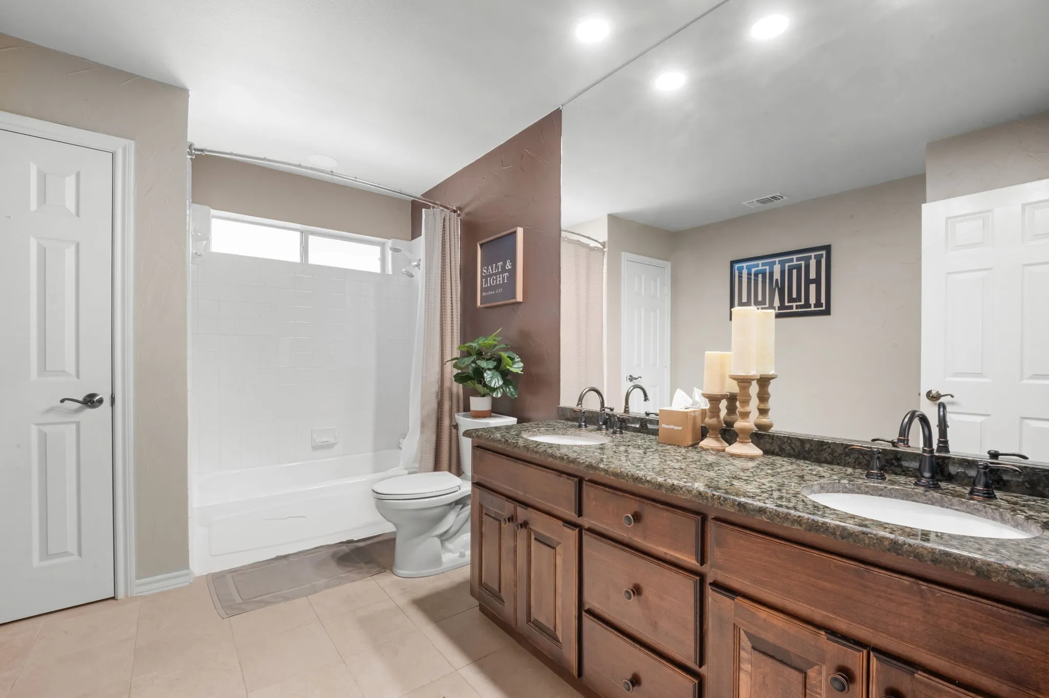 Single Family Residence For Sale in Tarrant County , 7905 Morning Lane, Fort Worth, Texas 76123, 4 Bedroom, 3 Bathroom, 2 Garage spaces, 3,209 Sqft, built in 1988, mls#21354244, Real Estate Agent in Fort Worth, Homes For Sale in Tarrant county, Homes For Sale in Fort Worth, Realtor in Fort Worth Texas, Real Estate Brokerage Independent Realty Texas, Luminita Cordes Realtor