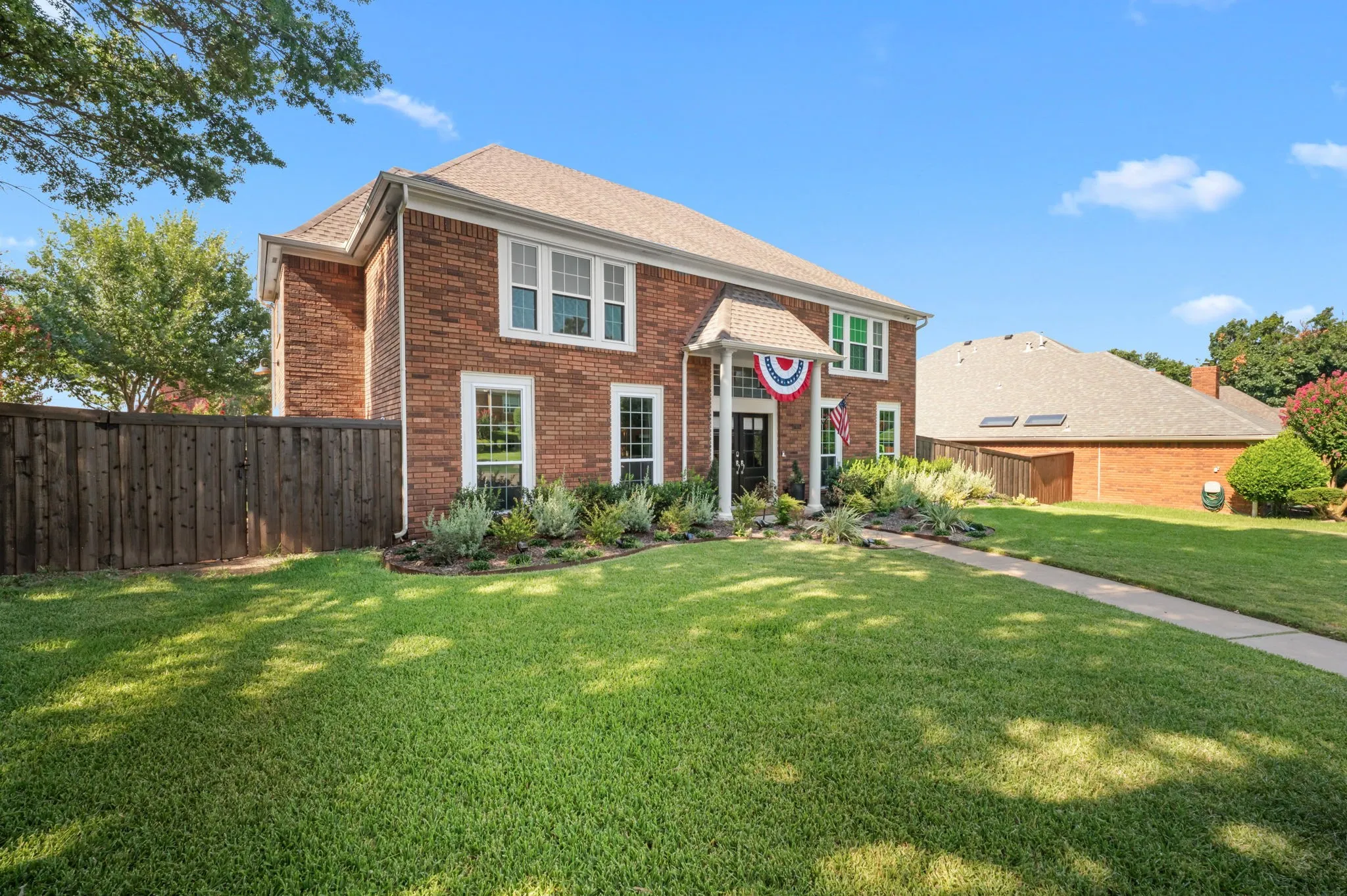Single Family Residence For Sale in Tarrant County , 7905 Morning Lane, Fort Worth, Texas 76123, 4 Bedroom, 3 Bathroom, 2 Garage spaces, 3,209 Sqft, built in 1988, mls#21354244, Real Estate Agent in Fort Worth, Homes For Sale in Tarrant county, Homes For Sale in Fort Worth, Realtor in Fort Worth Texas, Real Estate Brokerage Independent Realty Texas, Luminita Cordes Realtor