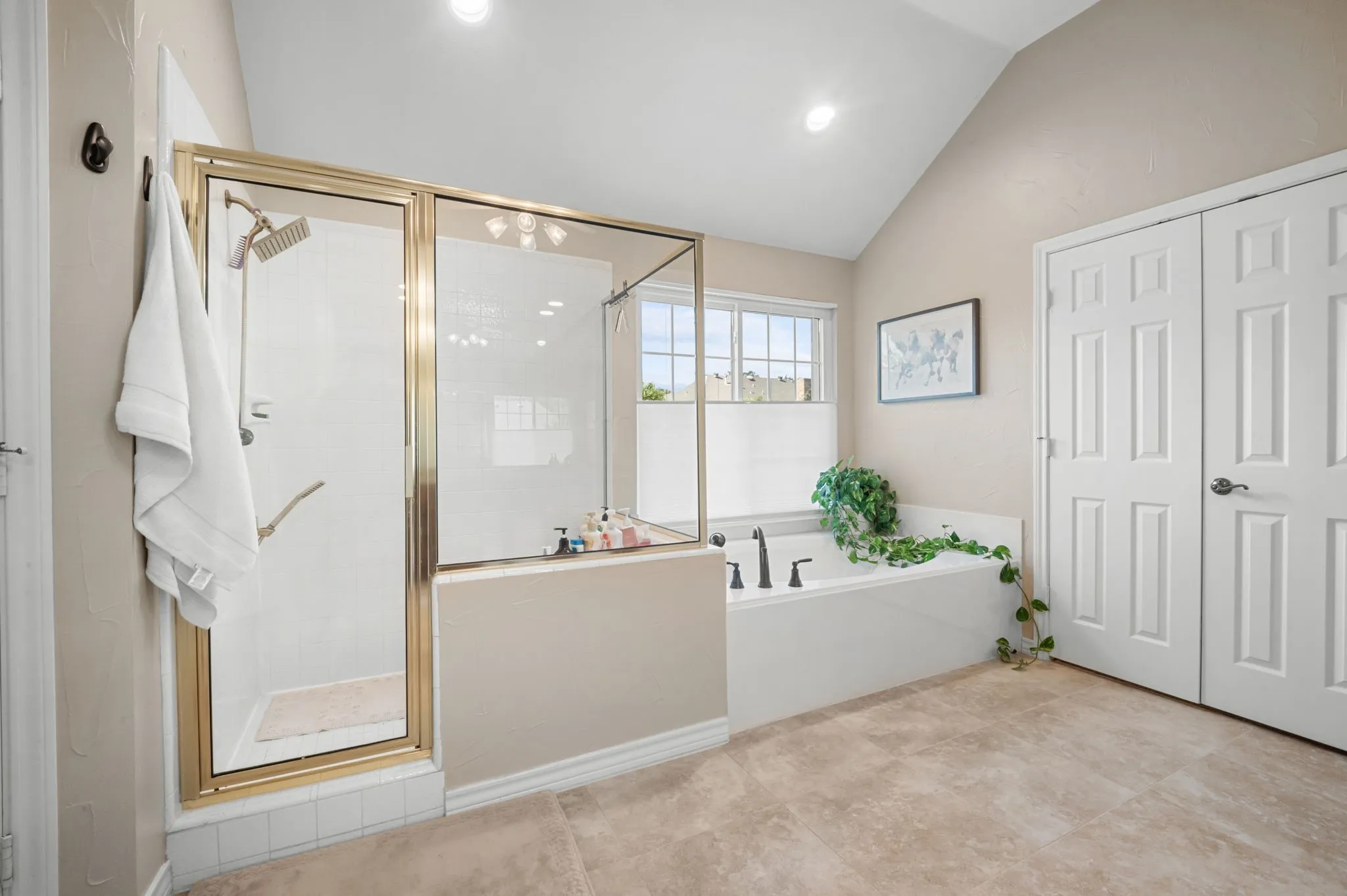 Single Family Residence For Sale in Tarrant County , 7905 Morning Lane, Fort Worth, Texas 76123, 4 Bedroom, 3 Bathroom, 2 Garage spaces, 3,209 Sqft, built in 1988, mls#21354244, Real Estate Agent in Fort Worth, Homes For Sale in Tarrant county, Homes For Sale in Fort Worth, Realtor in Fort Worth Texas, Real Estate Brokerage Independent Realty Texas, Luminita Cordes Realtor