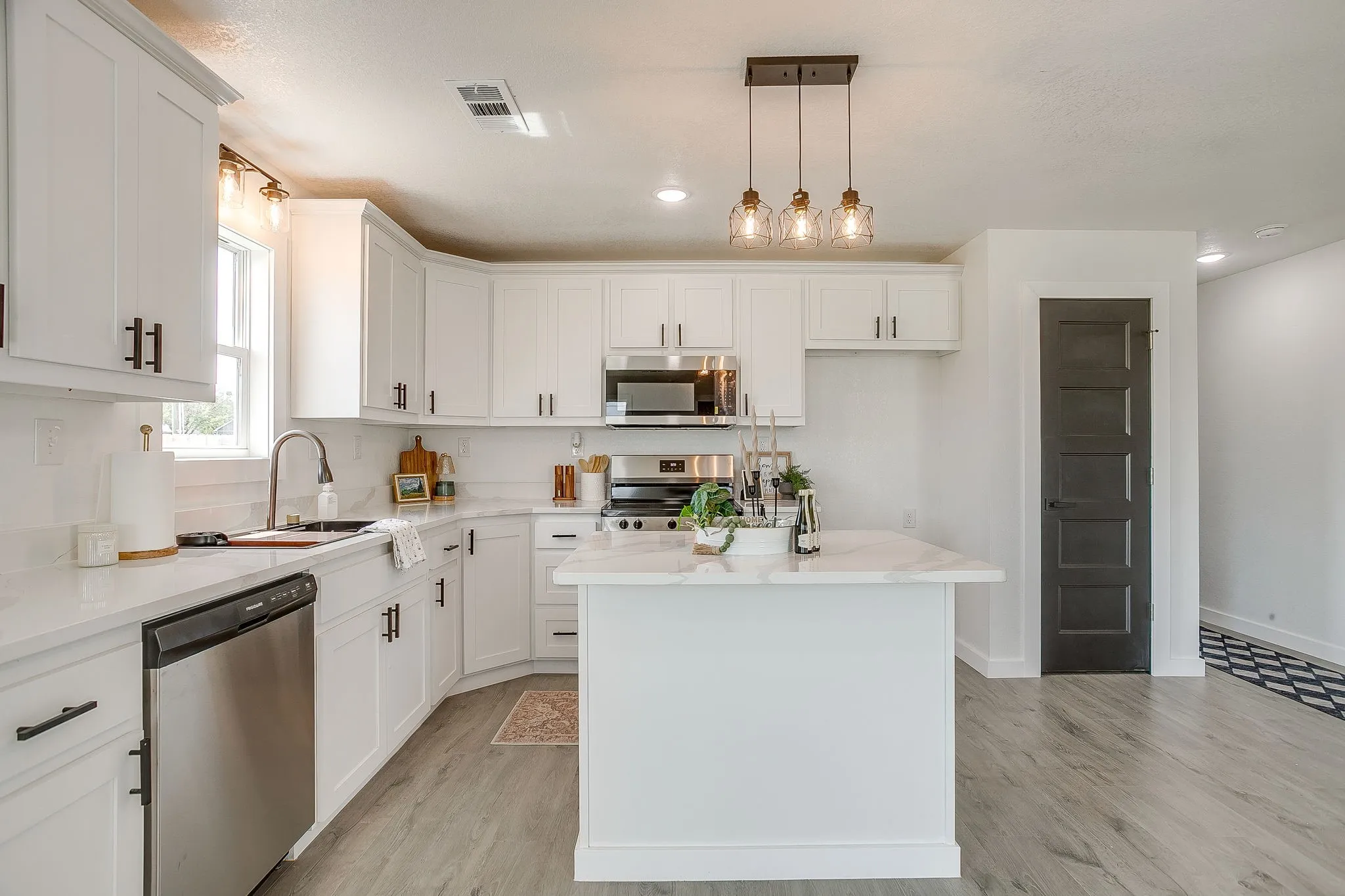 Single Family Residence For Sale in Hill County , 203 E South, Itasca, Texas 76055, 3 Bedroom, 2 Bathroom, 1 Garage spaces, 1,375 Sqft, built in 2025, mls#21349669, Real Estate Agent in Itasca, Homes For Sale in Hill county, Homes For Sale in Itasca, Realtor in Itasca Texas, Real Estate Brokerage Independent Realty Texas, Luminita Cordes Realtor