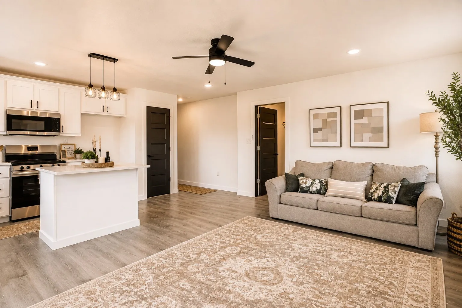 Single Family Residence For Sale in Hill County , 203 E South, Itasca, Texas 76055, 3 Bedroom, 2 Bathroom, 1 Garage spaces, 1,375 Sqft, built in 2025, mls#21349669, Real Estate Agent in Itasca, Homes For Sale in Hill county, Homes For Sale in Itasca, Realtor in Itasca Texas, Real Estate Brokerage Independent Realty Texas, Luminita Cordes Realtor