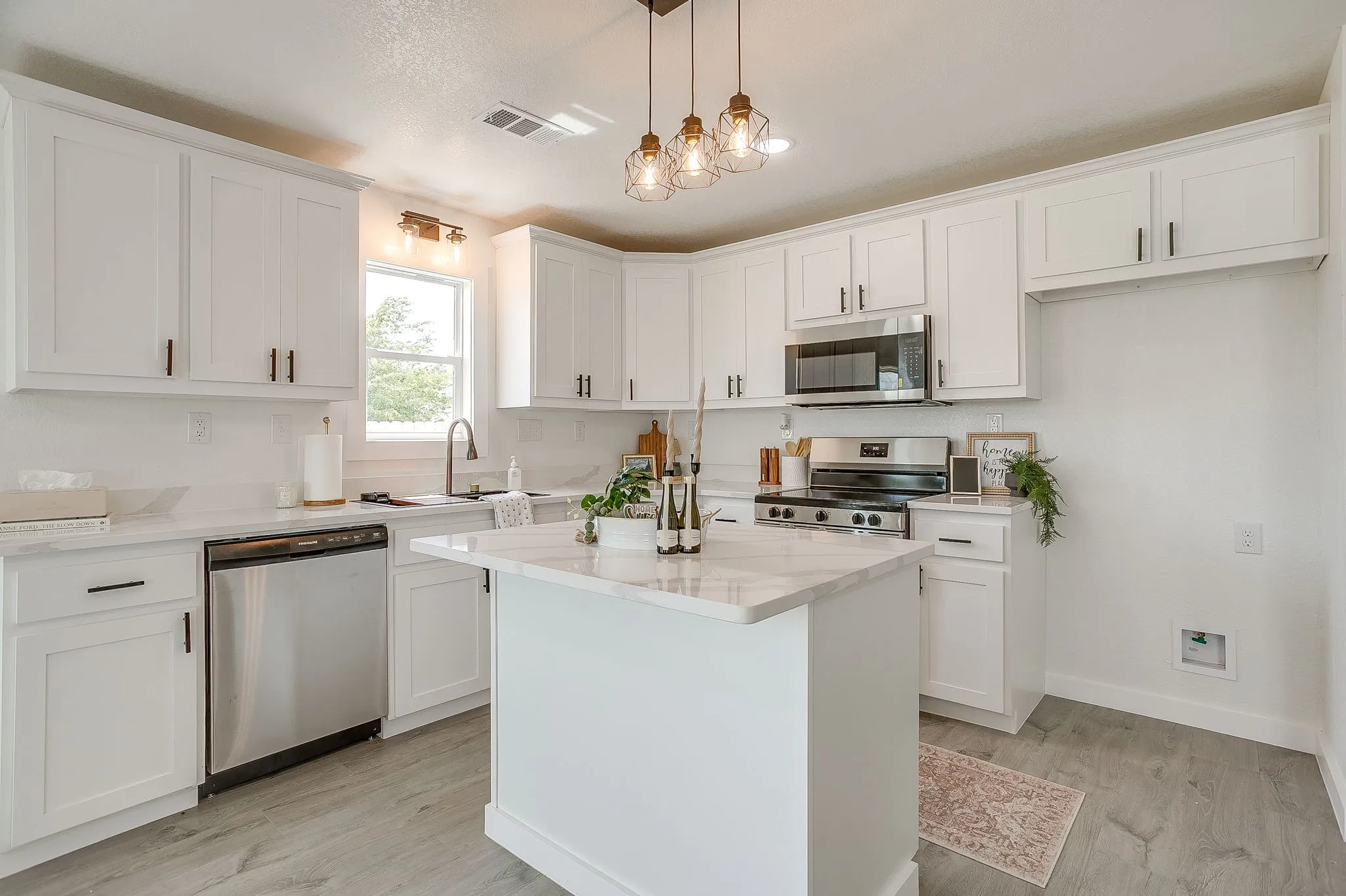 Single Family Residence For Sale in Hill County , 203 E South, Itasca, Texas 76055, 3 Bedroom, 2 Bathroom, 1 Garage spaces, 1,375 Sqft, built in 2025, mls#21349669, Real Estate Agent in Itasca, Homes For Sale in Hill county, Homes For Sale in Itasca, Realtor in Itasca Texas, Real Estate Brokerage Independent Realty Texas, Luminita Cordes Realtor