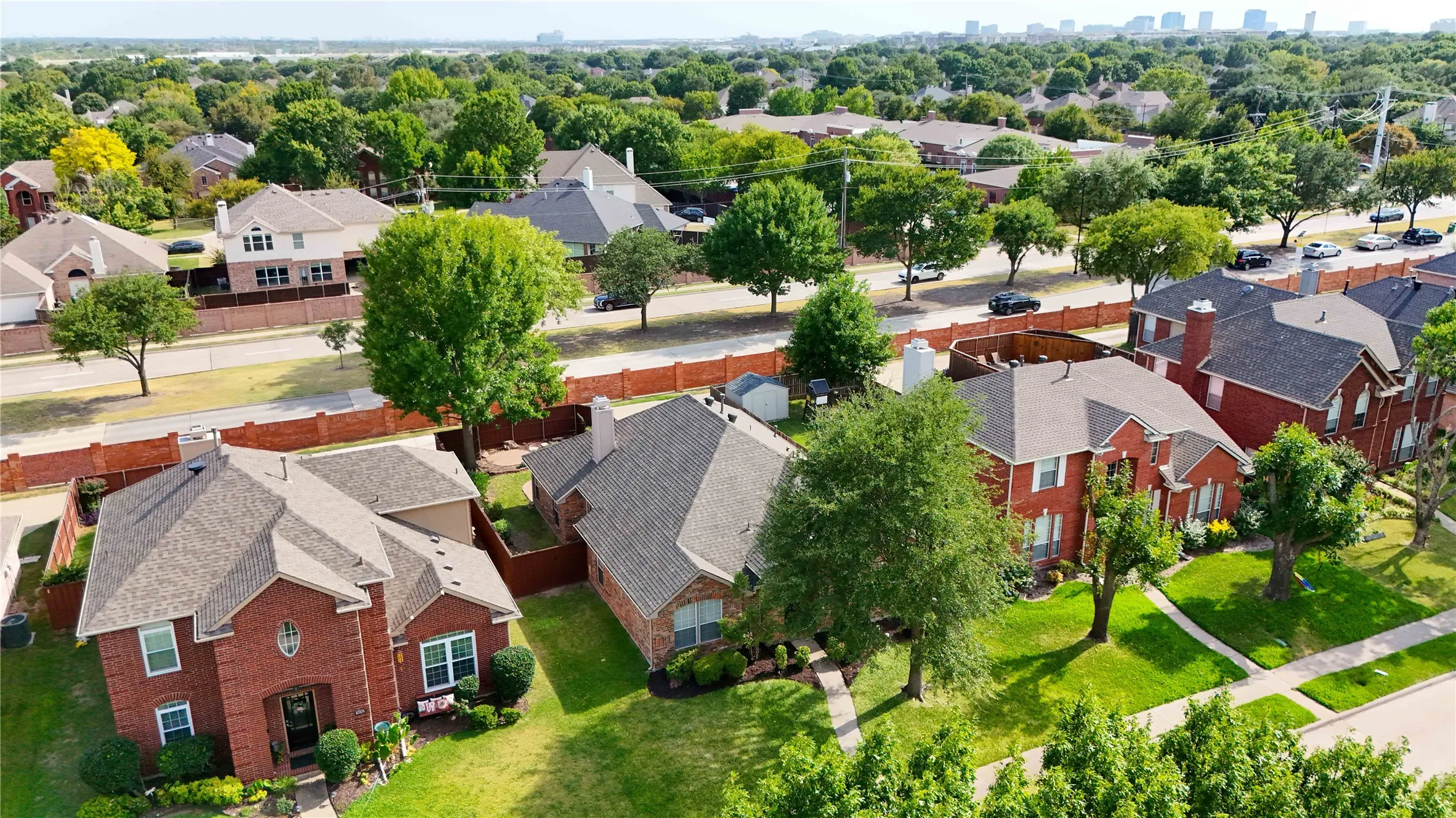 Single Family Residence For Rent in Collin County , 10701 Nashville Drive, Frisco, Texas 75035, 3 Bedroom, 3 Bathroom, 2 Garage spaces, 1,757 Sqft, built in 1998, mls#21354253, Real Estate Agent in Frisco, Homes For Rent in Collin county, Homes For Rent in Frisco, Realtor in Frisco Texas, Real Estate Brokerage Independent Realty Texas, Luminita Cordes Realtor
