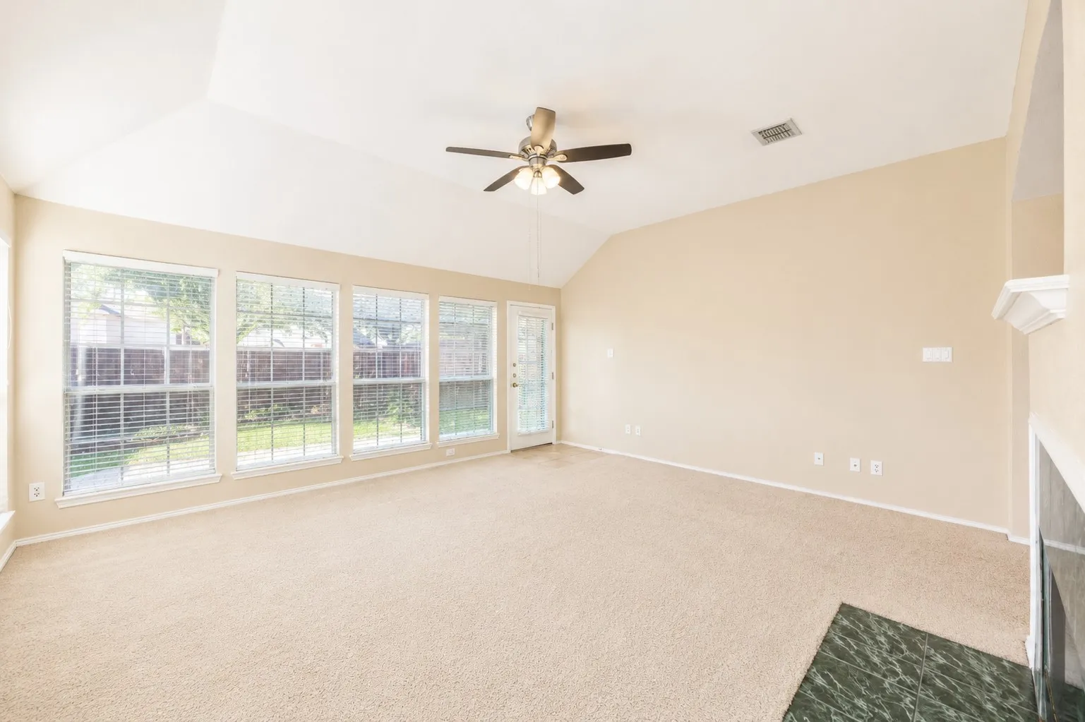 Single Family Residence For Rent in Collin County , 10701 Nashville Drive, Frisco, Texas 75035, 3 Bedroom, 3 Bathroom, 2 Garage spaces, 1,757 Sqft, built in 1998, mls#21354253, Real Estate Agent in Frisco, Homes For Rent in Collin county, Homes For Rent in Frisco, Realtor in Frisco Texas, Real Estate Brokerage Independent Realty Texas, Luminita Cordes Realtor