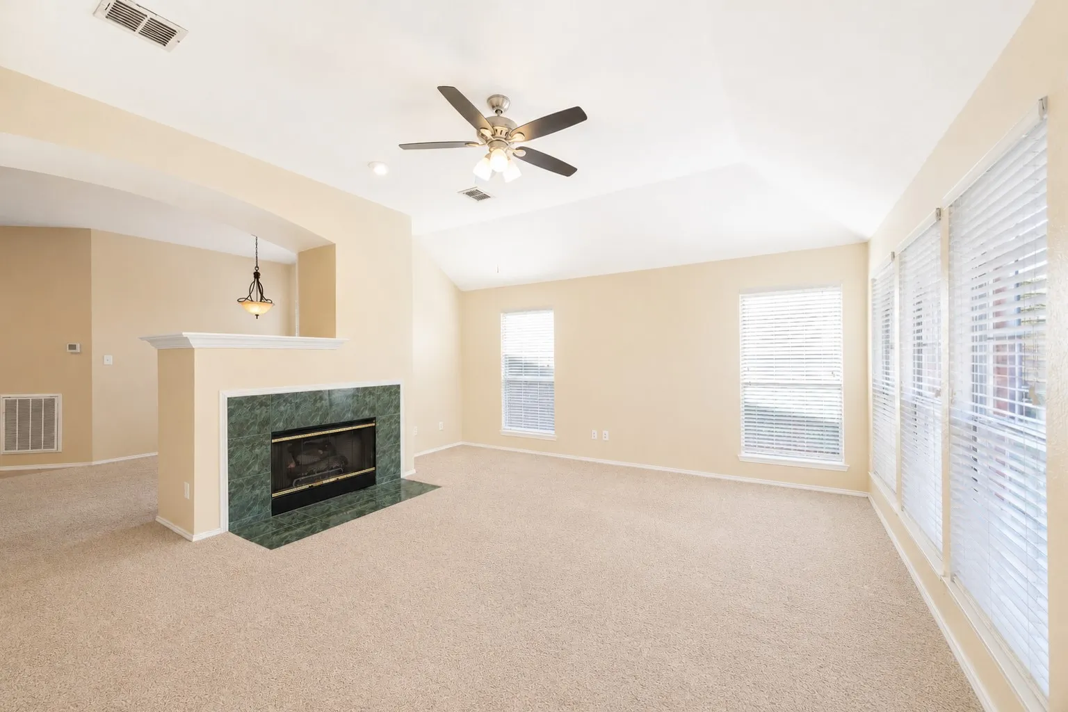 Single Family Residence For Rent in Collin County , 10701 Nashville Drive, Frisco, Texas 75035, 3 Bedroom, 3 Bathroom, 2 Garage spaces, 1,757 Sqft, built in 1998, mls#21354253, Real Estate Agent in Frisco, Homes For Rent in Collin county, Homes For Rent in Frisco, Realtor in Frisco Texas, Real Estate Brokerage Independent Realty Texas, Luminita Cordes Realtor